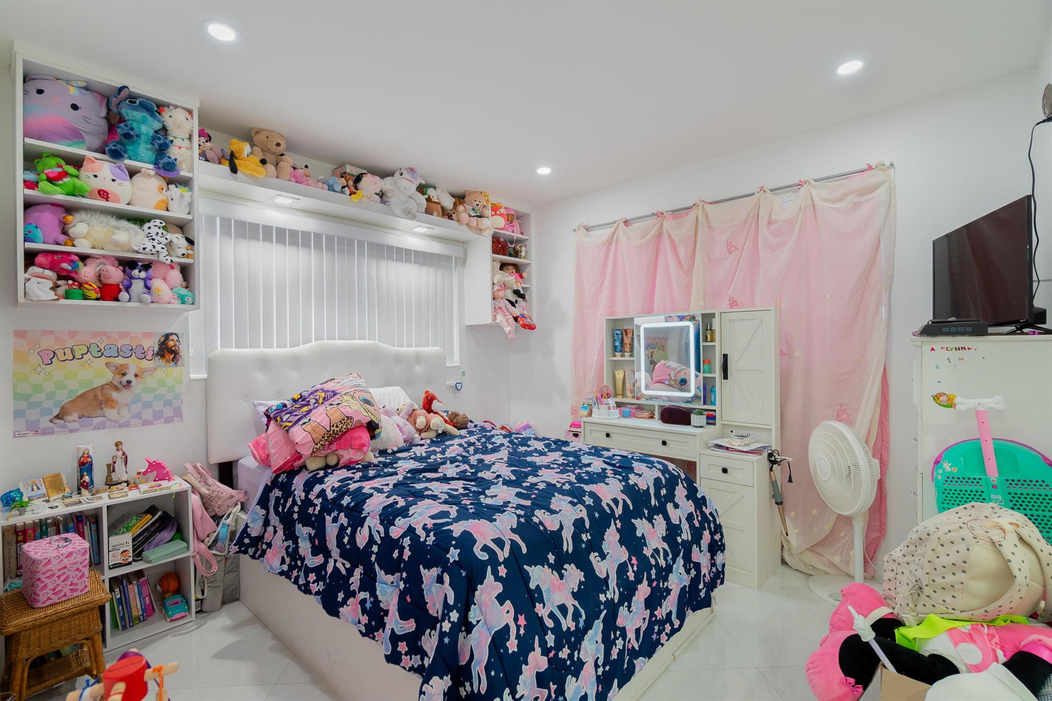 KNOTTY PINE ACRES - Residential