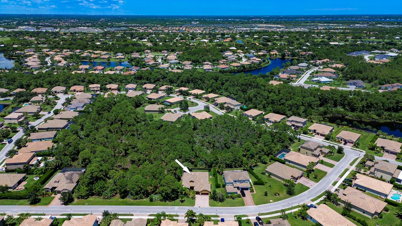 4644 SW Gossamer Circle