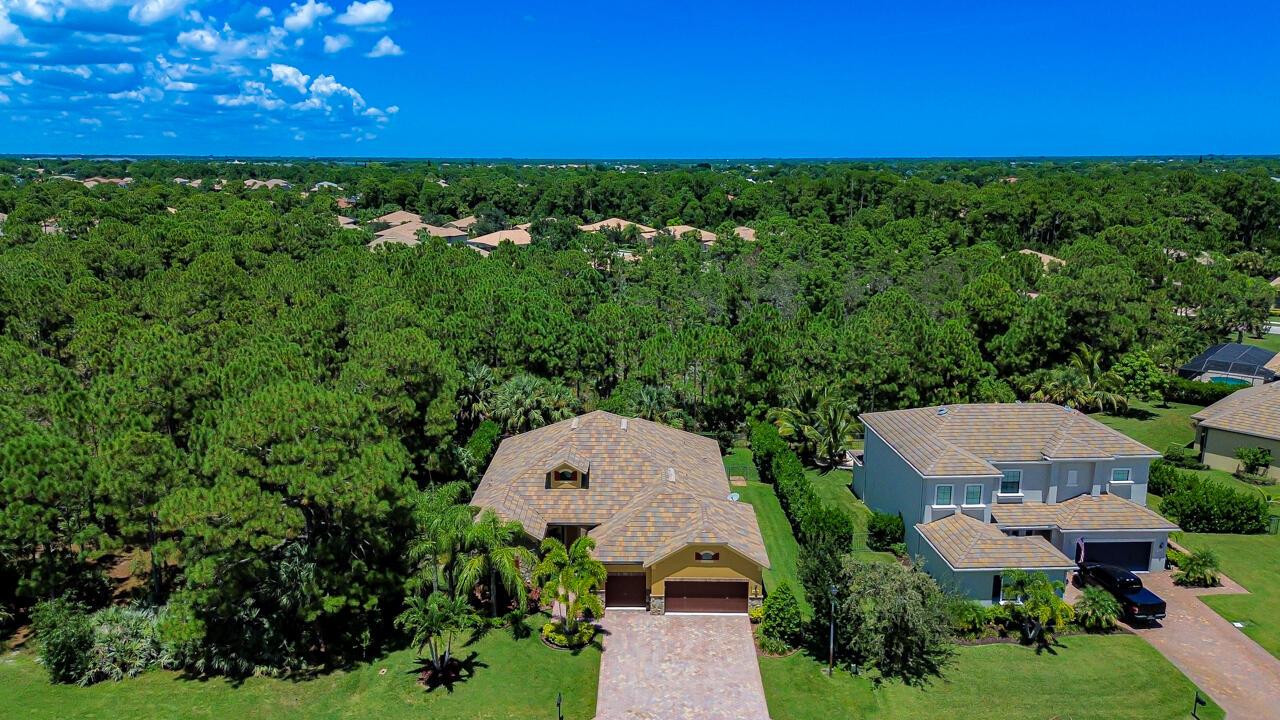 4644 SW Gossamer Circle