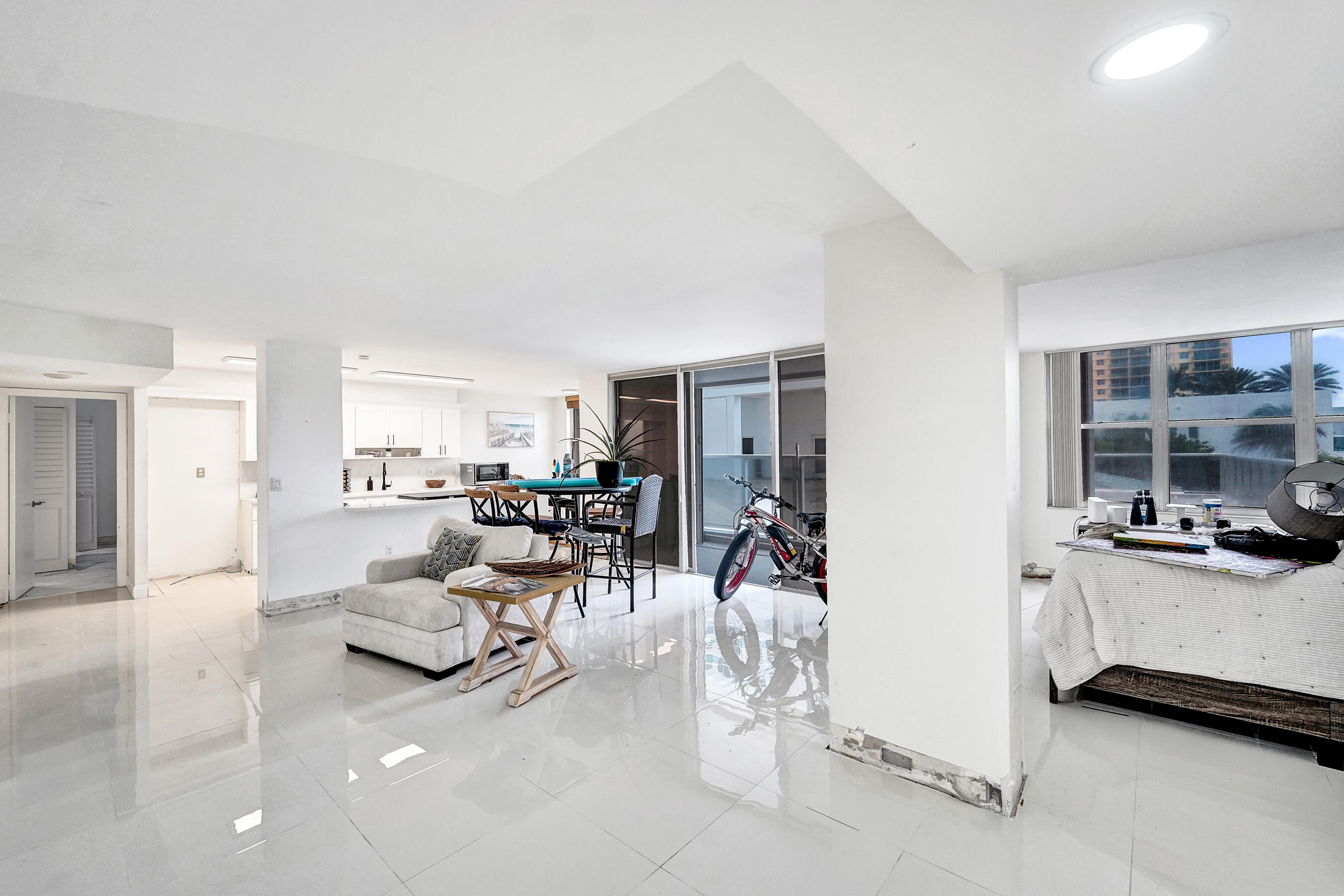 AQUARIUS CONDO - Residential