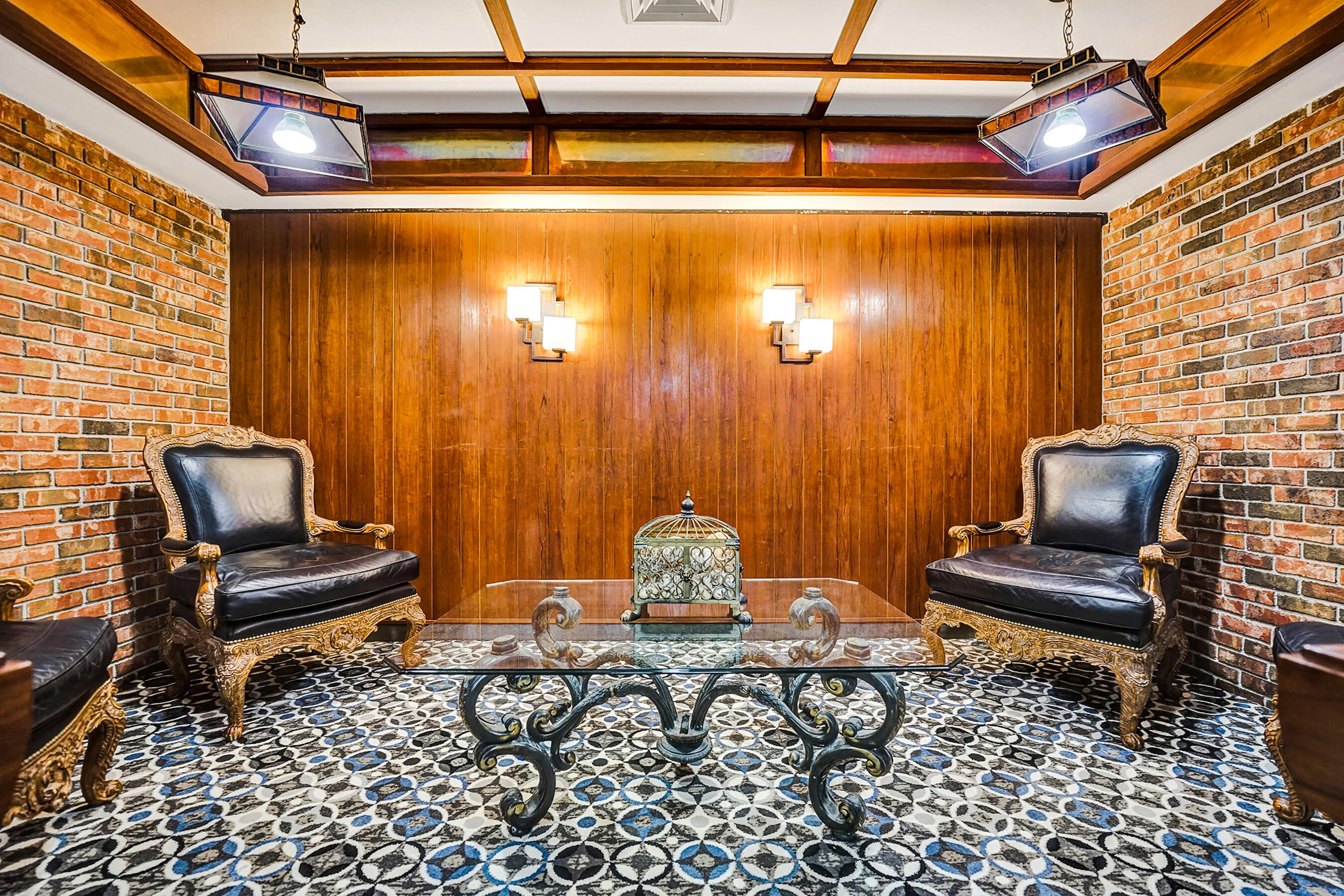 AQUARIUS CONDO - Residential