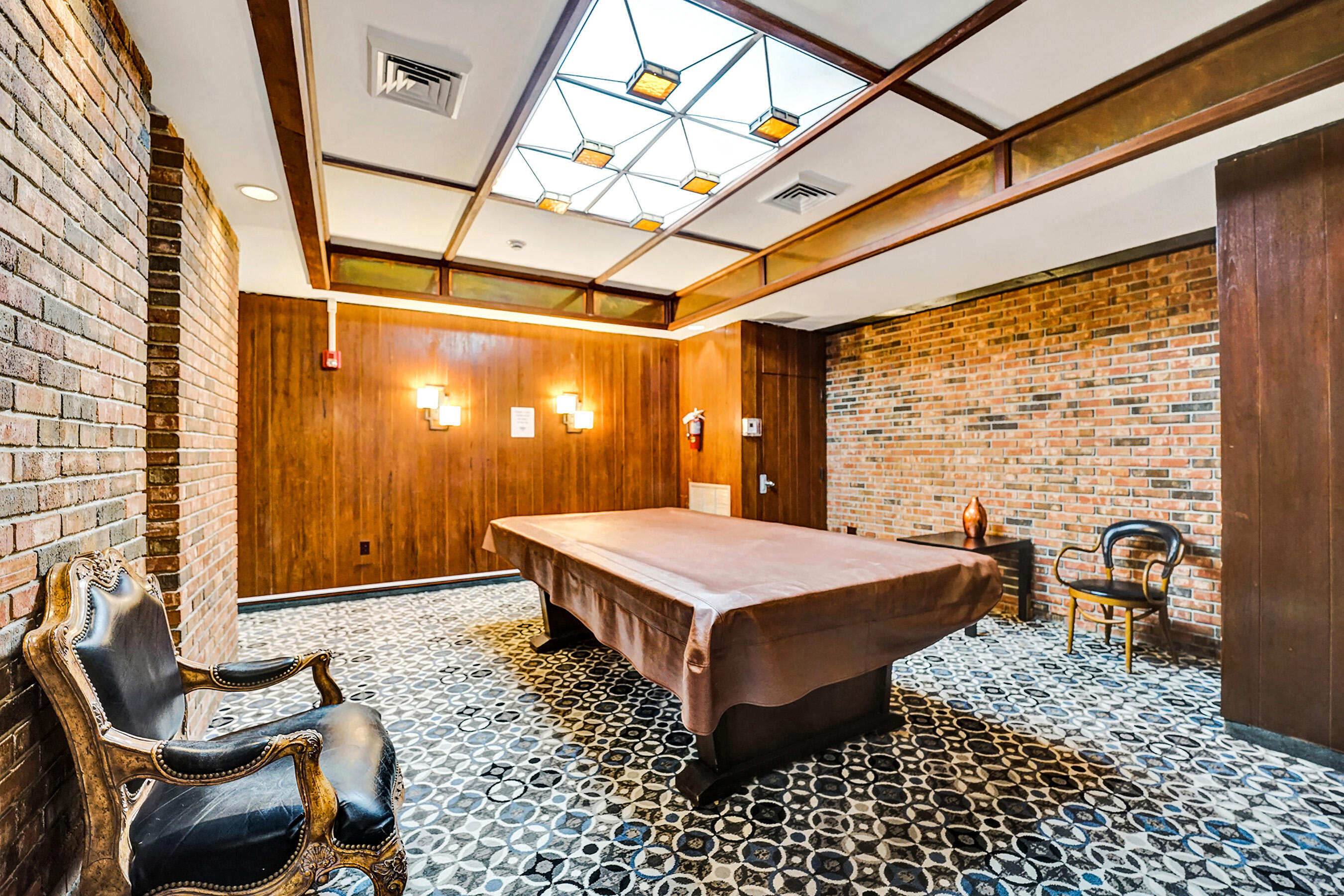 AQUARIUS CONDO - Residential