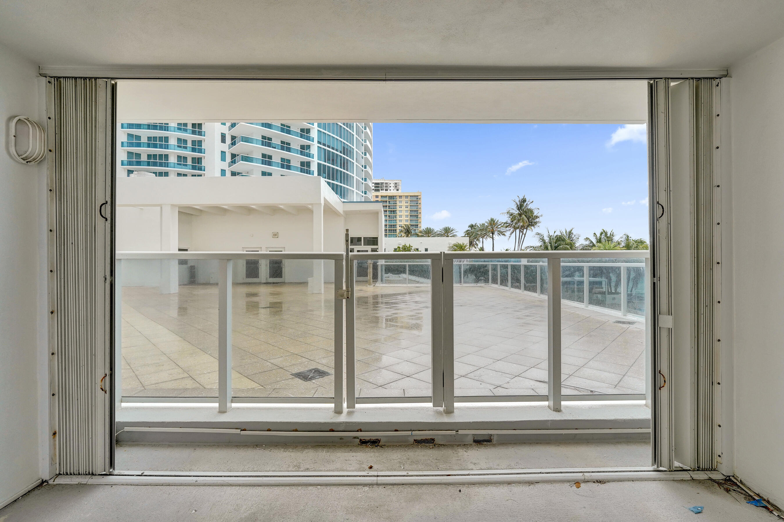 AQUARIUS CONDO - Residential