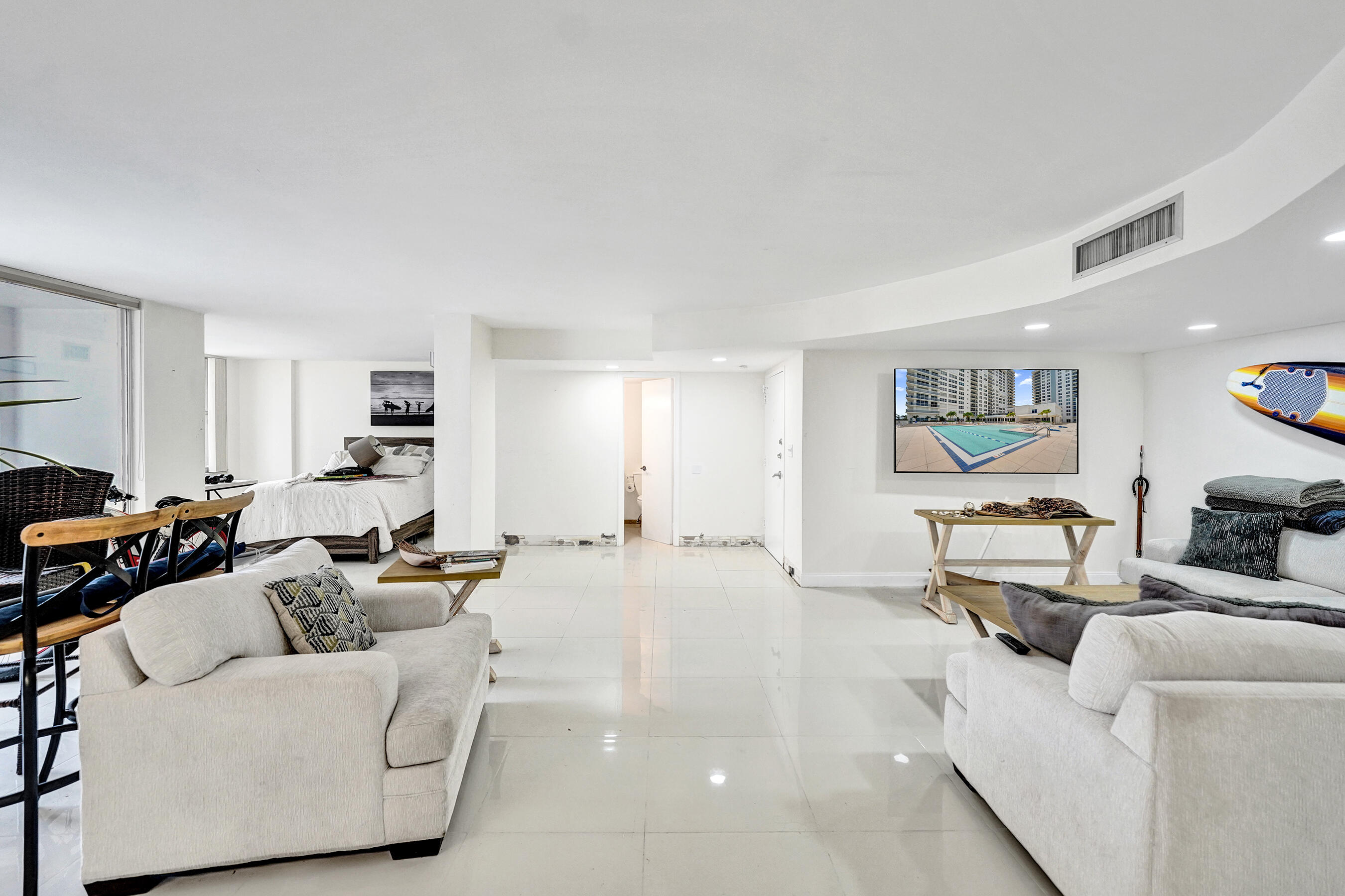 AQUARIUS CONDO - Residential