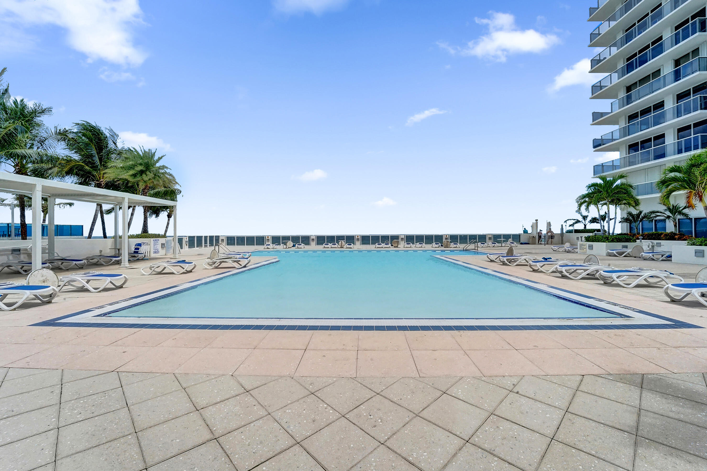 2751 S Ocean Drive 302s