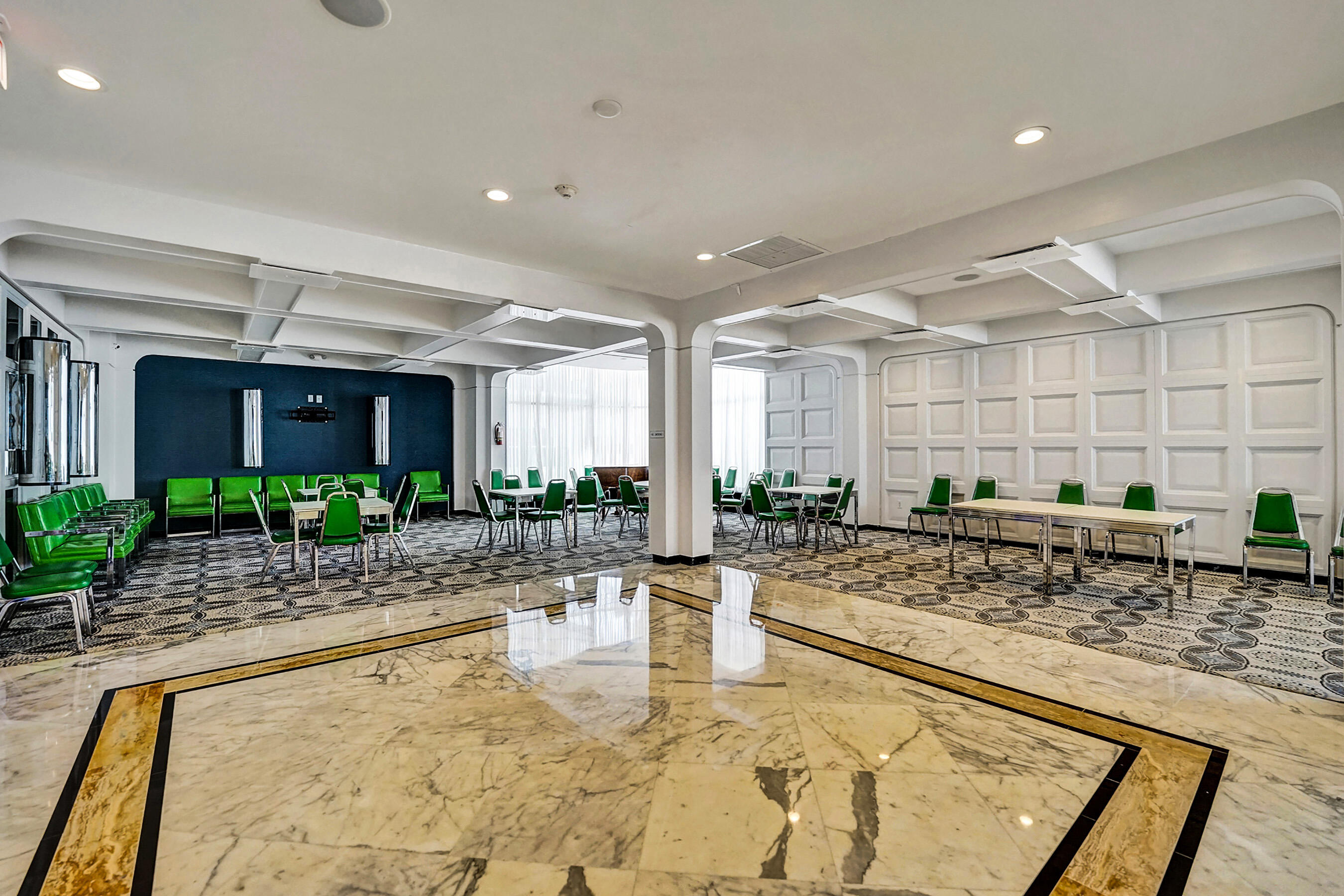 AQUARIUS CONDO - Residential