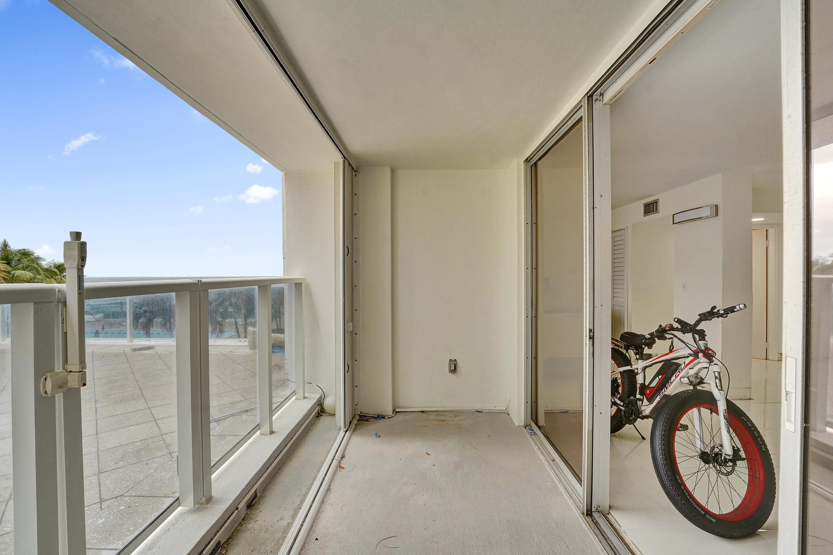 AQUARIUS CONDO - Residential