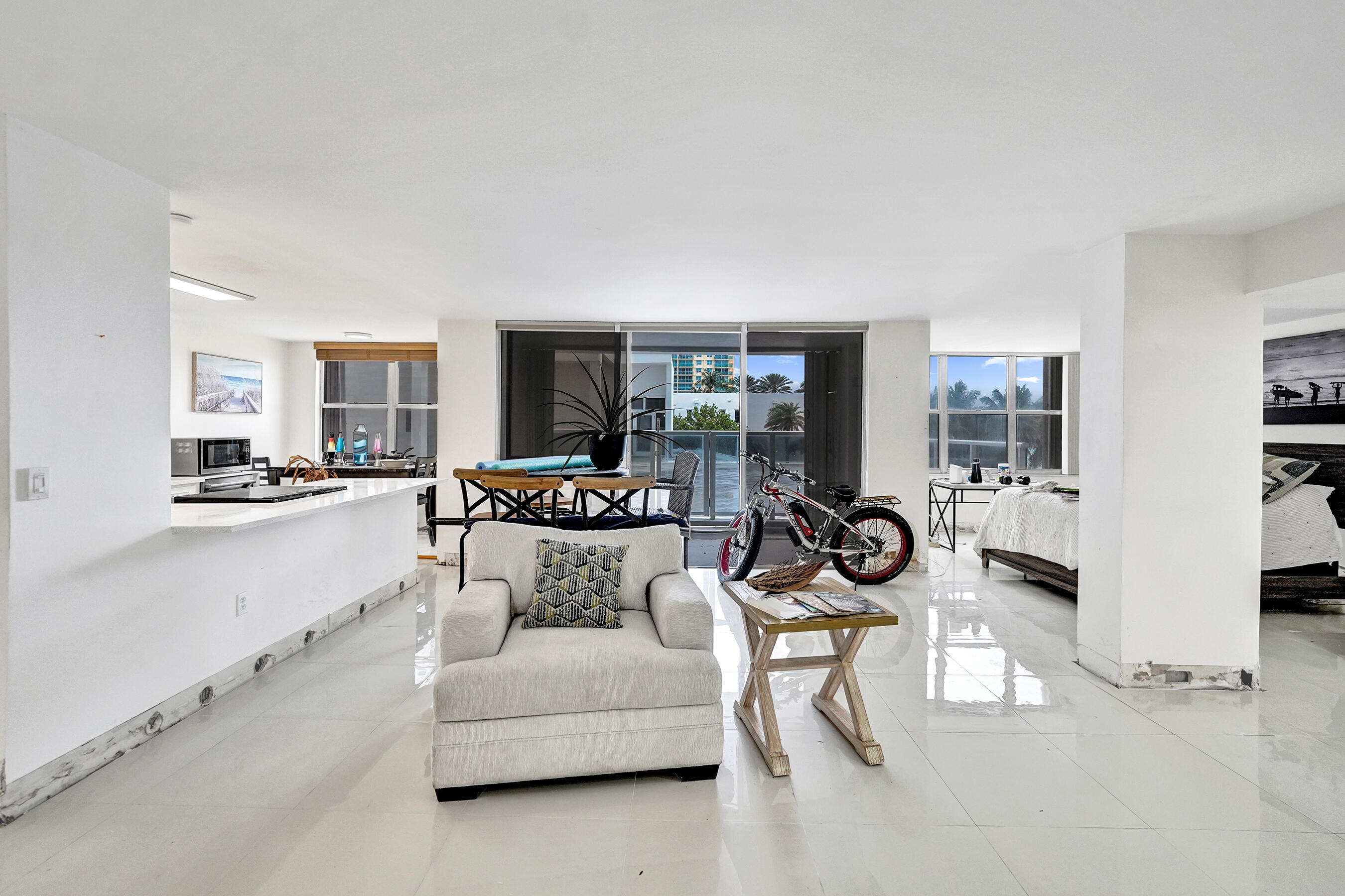 AQUARIUS CONDO - Residential