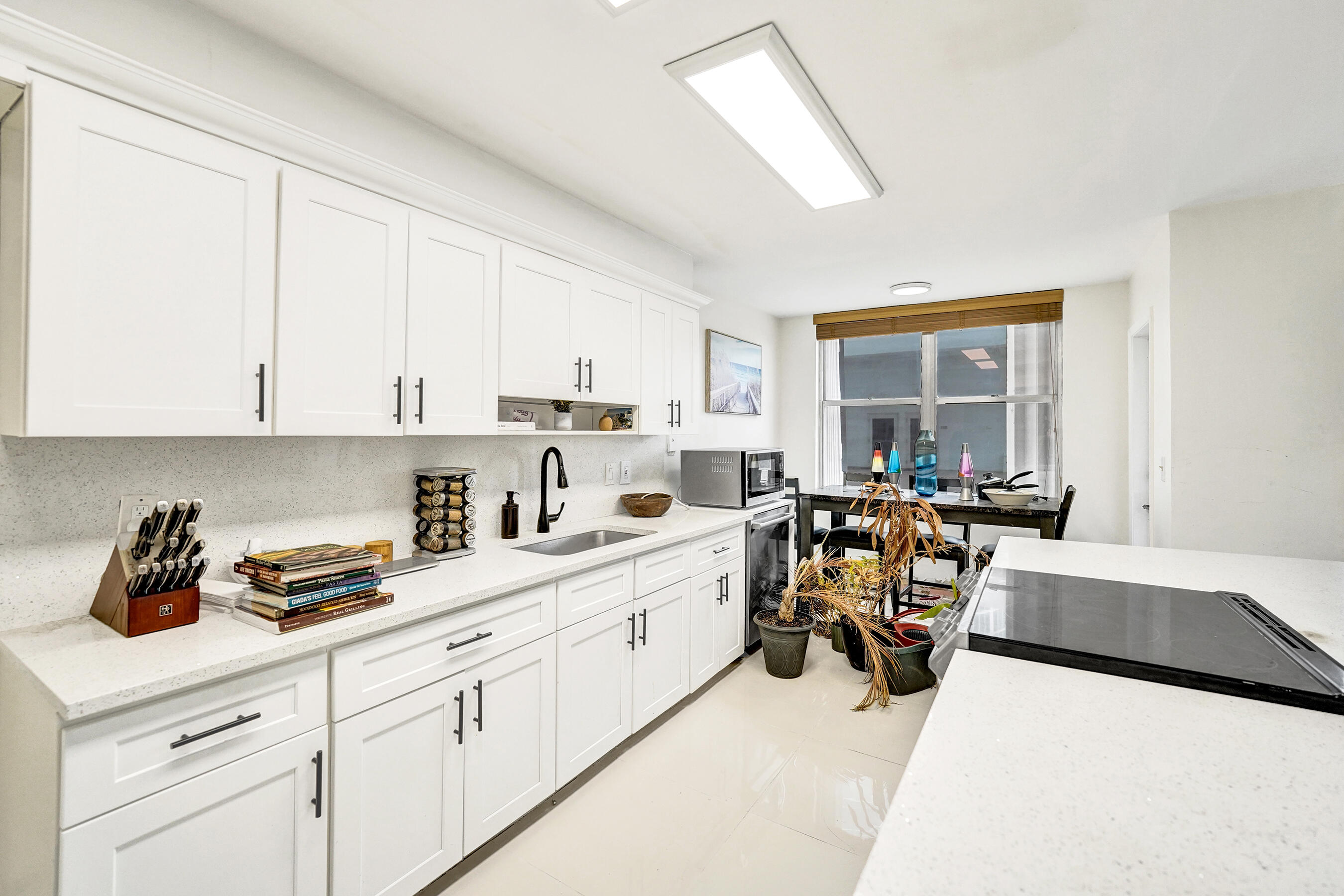 AQUARIUS CONDO - Residential