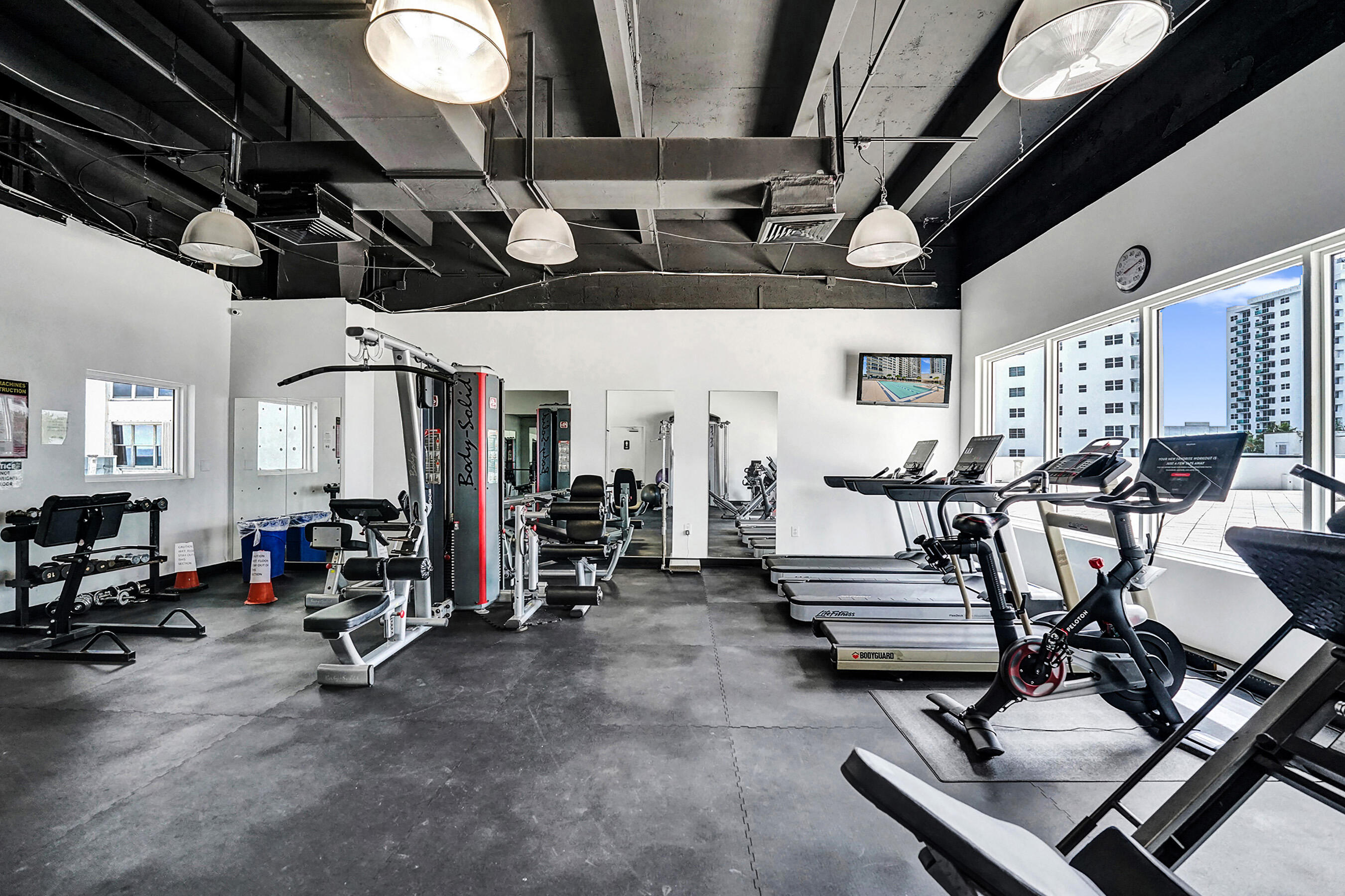 AQUARIUS CONDO - Residential
