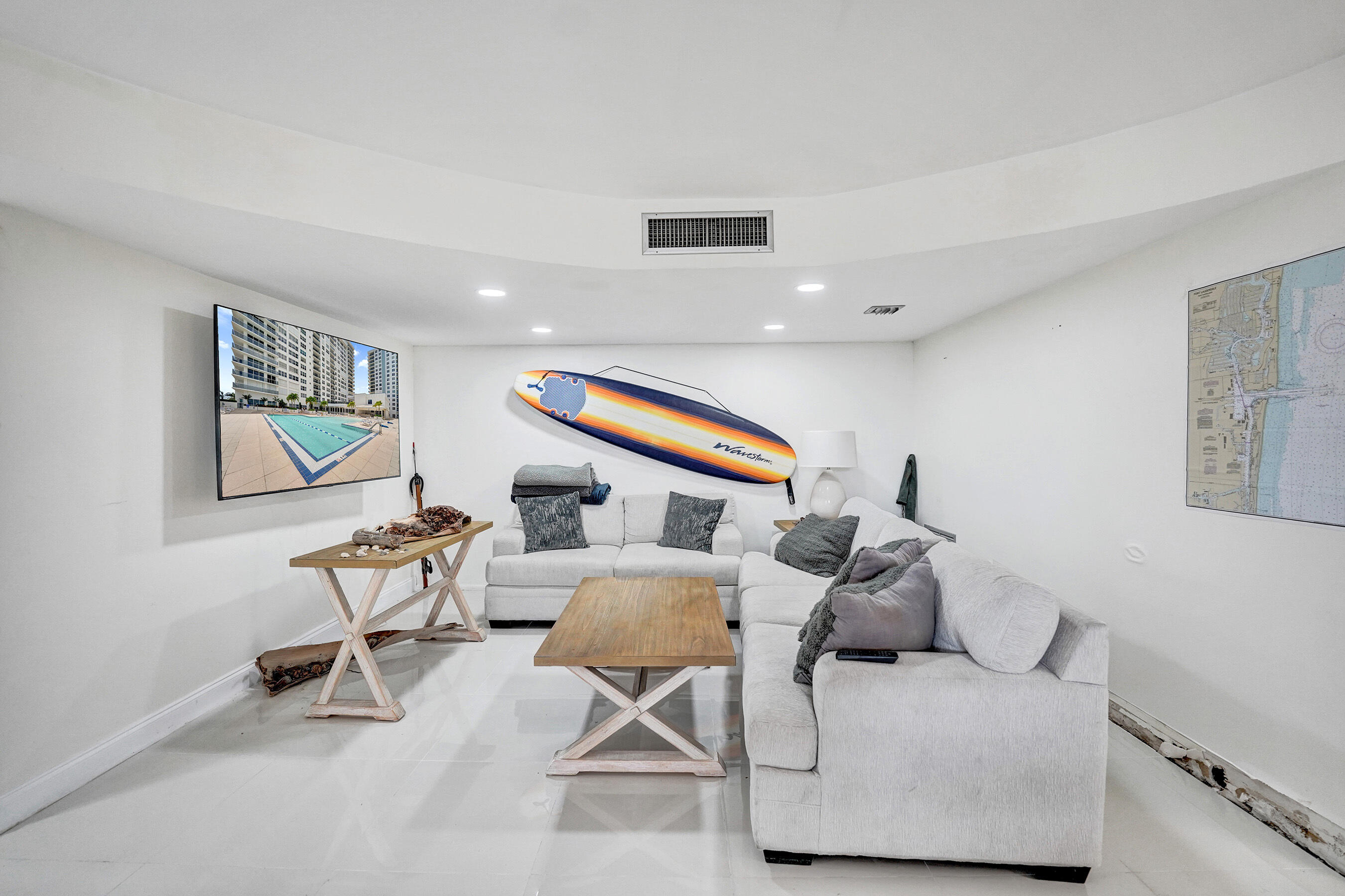 AQUARIUS CONDO - Residential