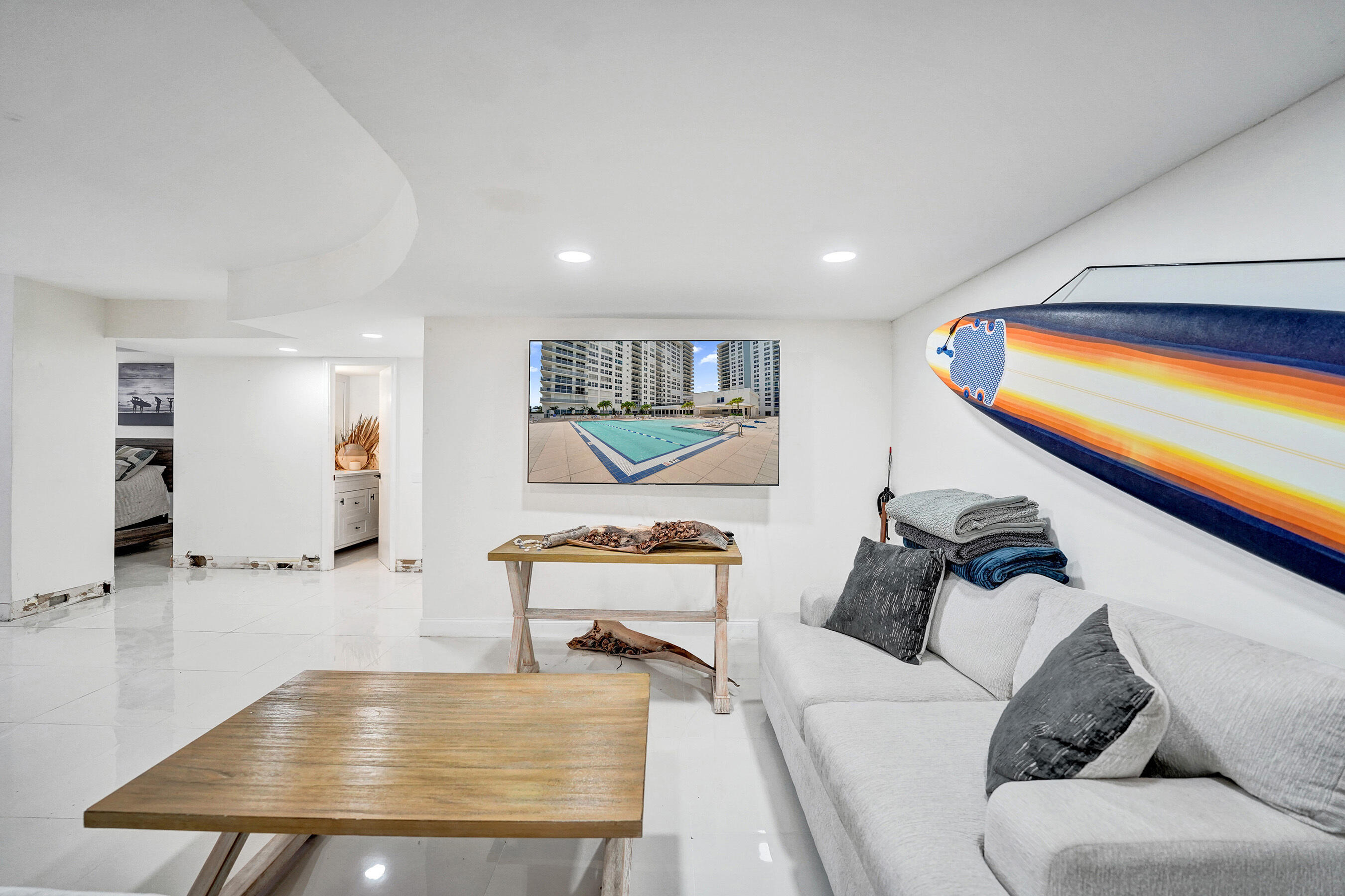 AQUARIUS CONDO - Residential
