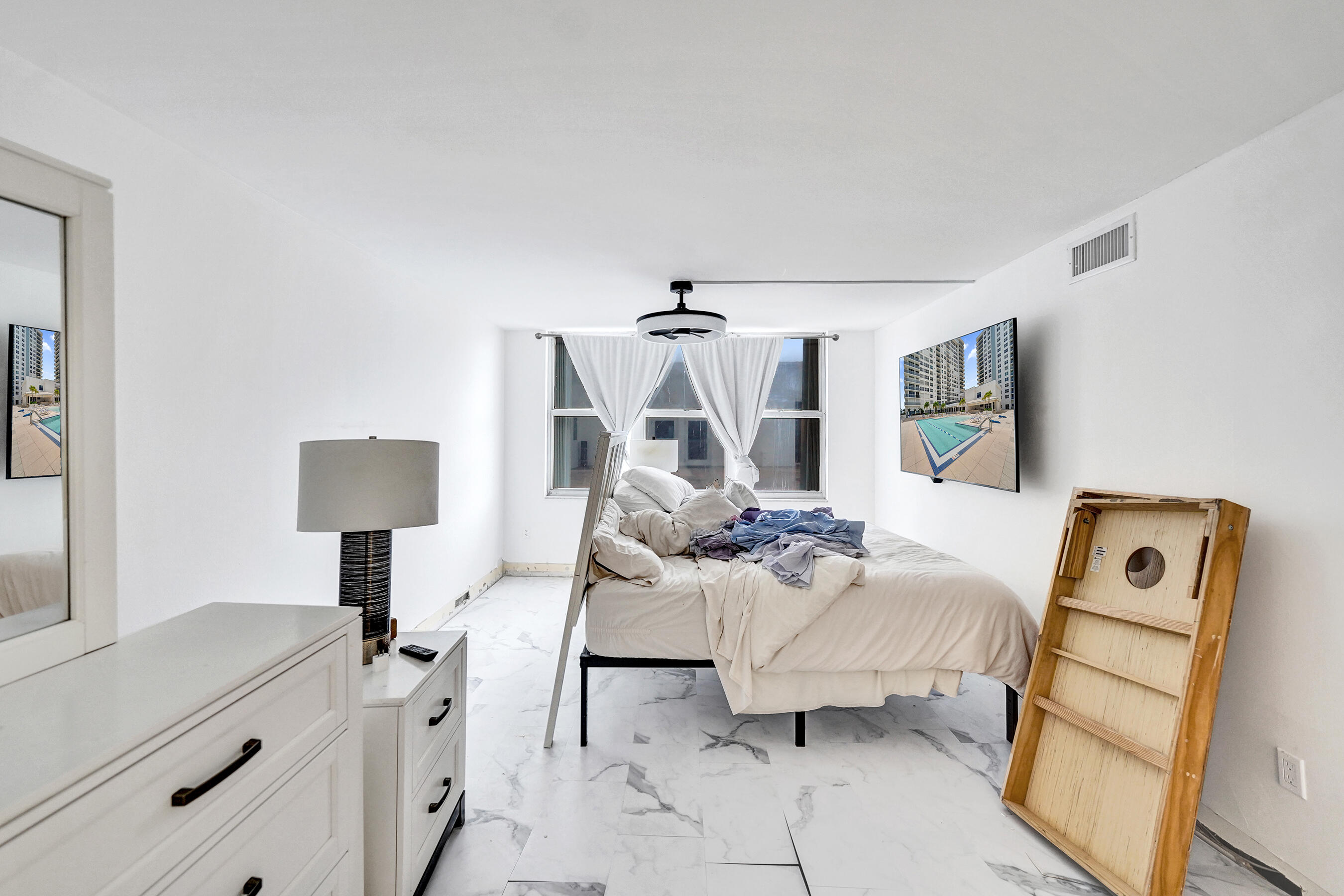 AQUARIUS CONDO - Residential