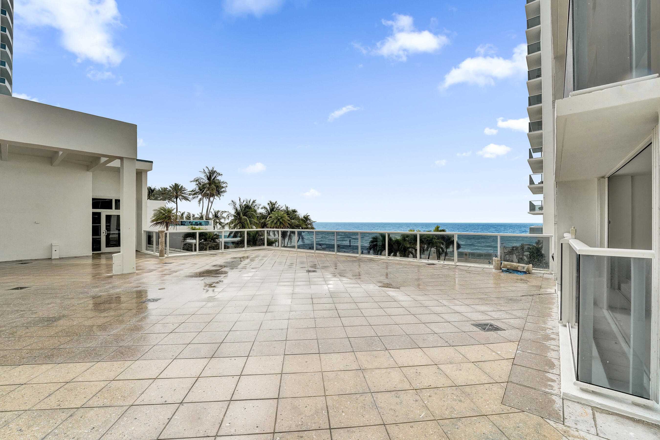 AQUARIUS CONDO - Residential