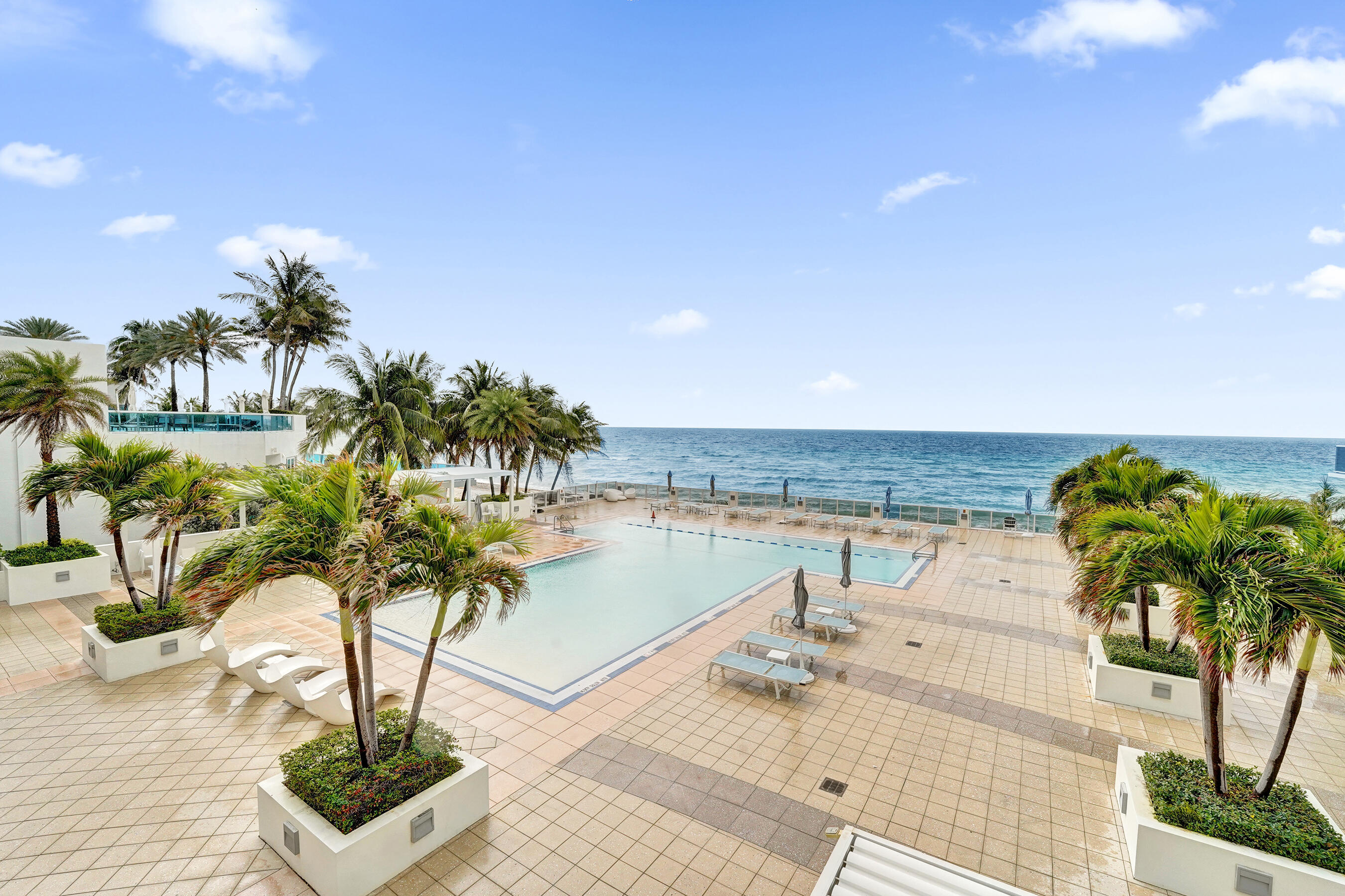 AQUARIUS CONDO - Residential
