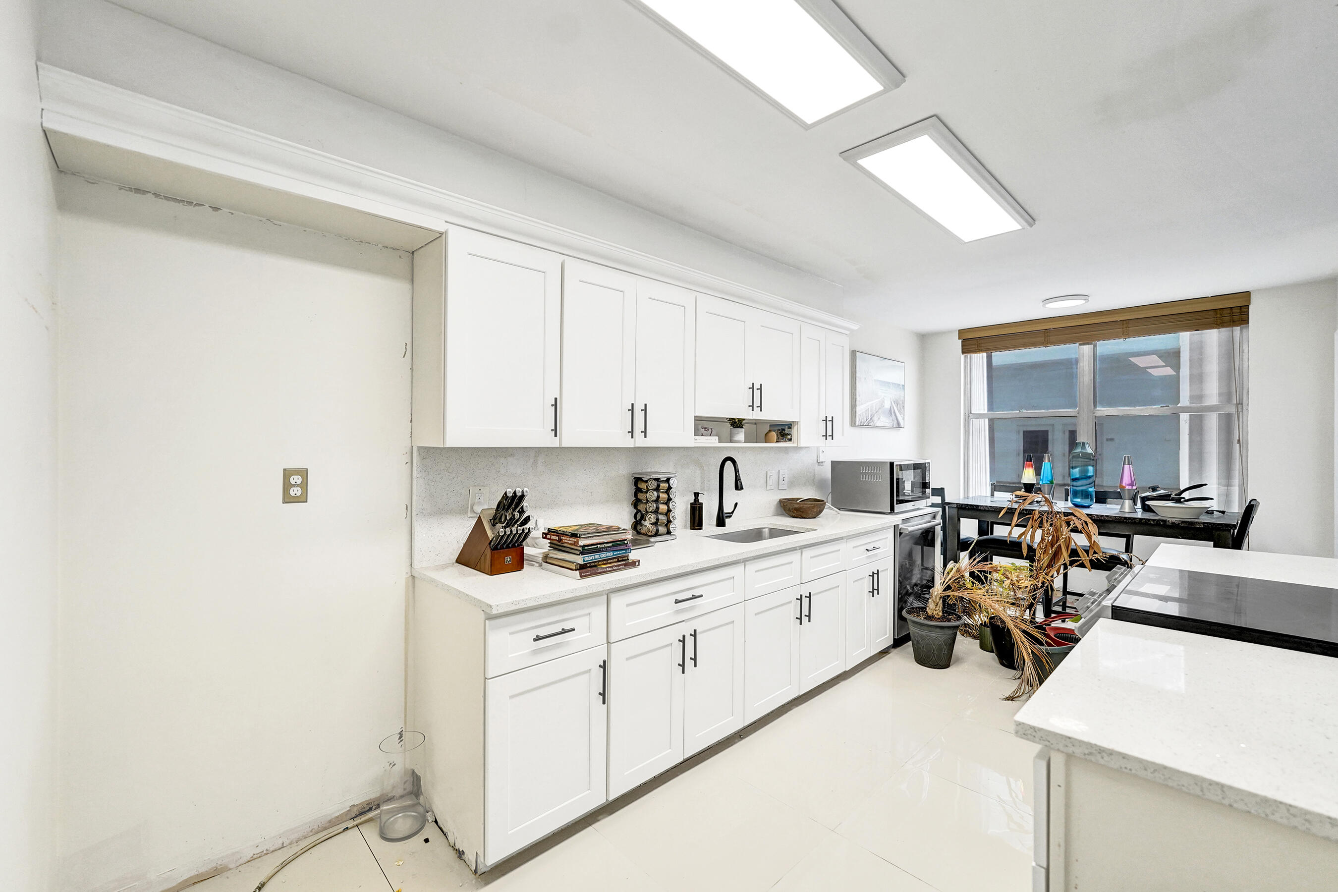 AQUARIUS CONDO - Residential