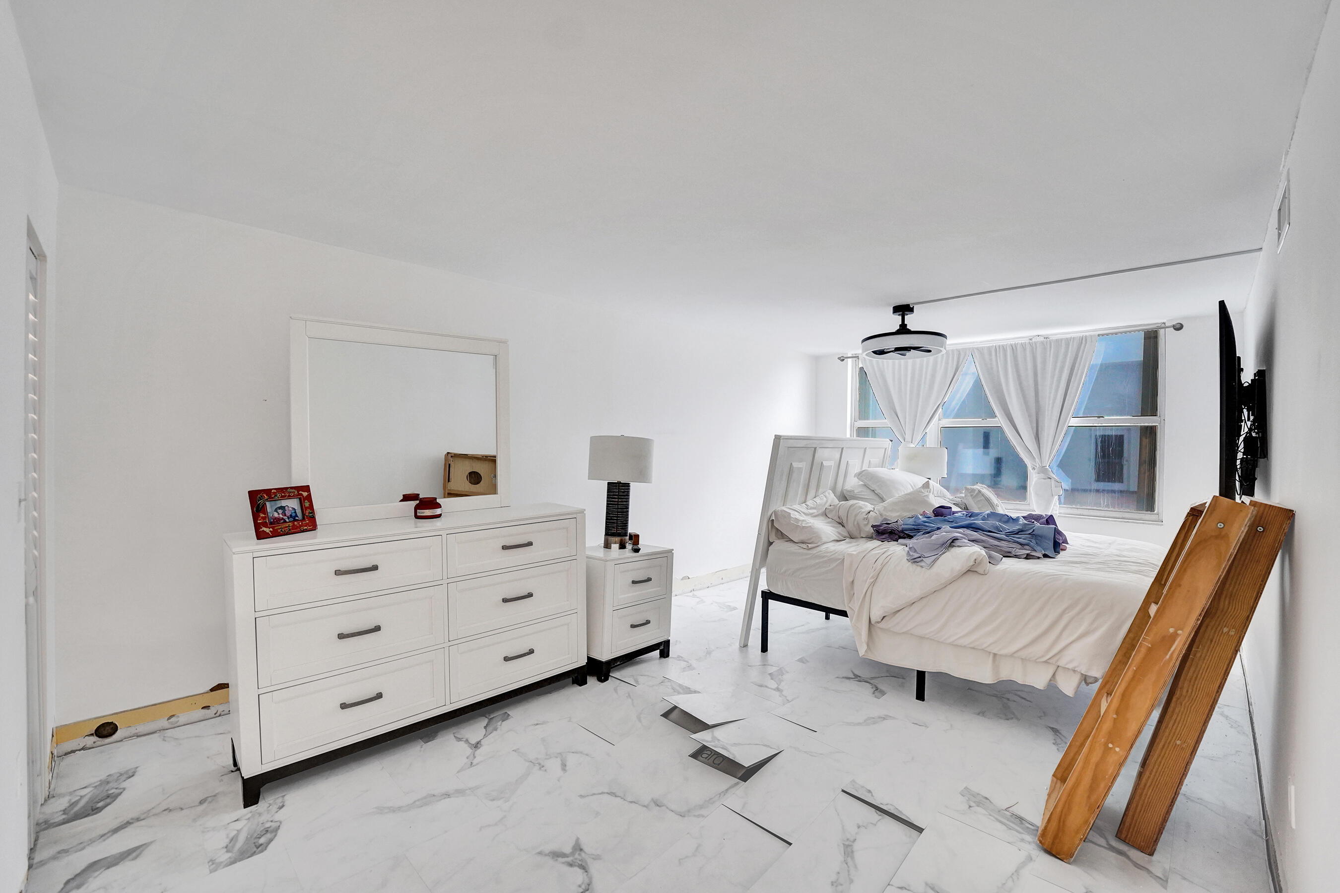 AQUARIUS CONDO - Residential