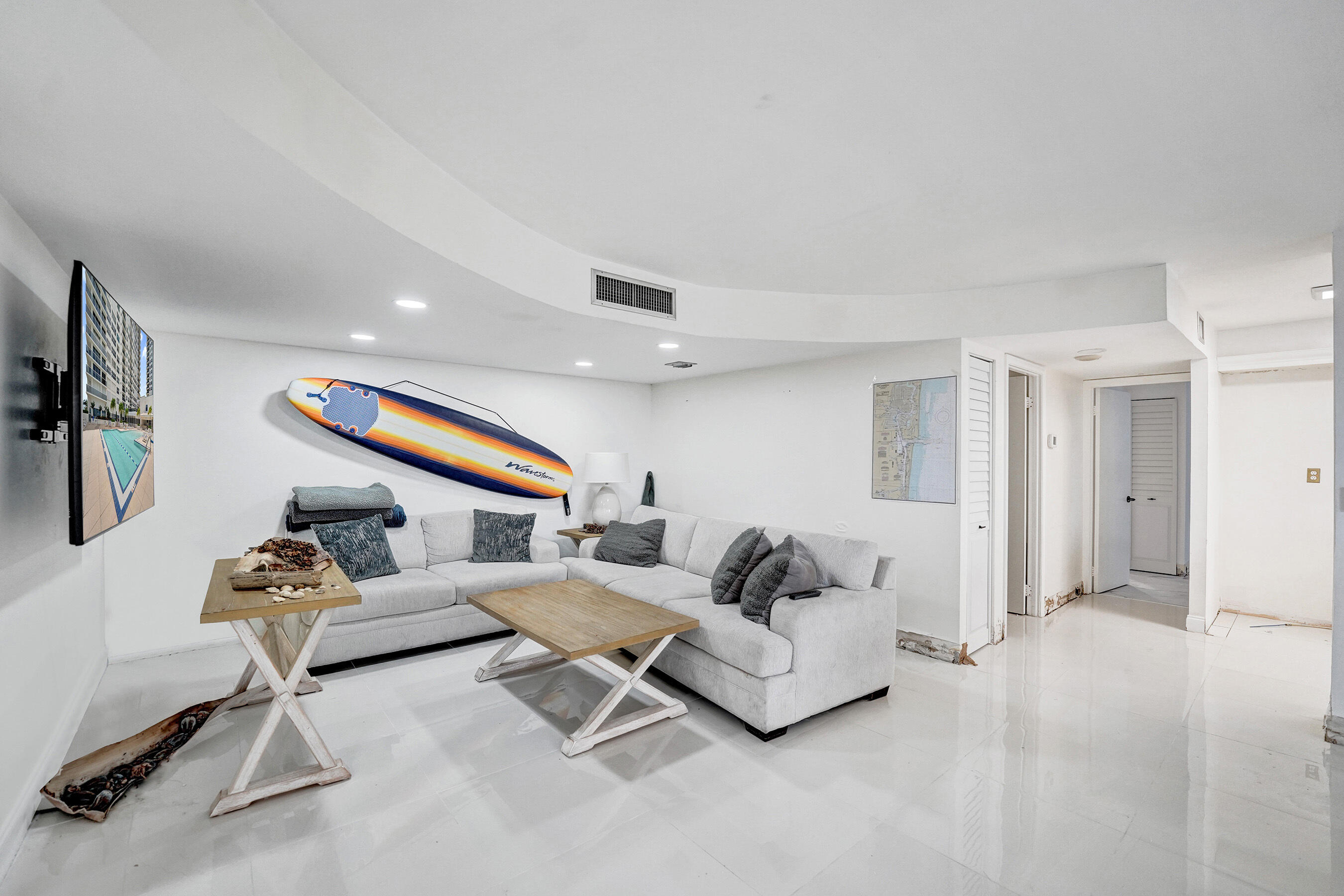 AQUARIUS CONDO - Residential