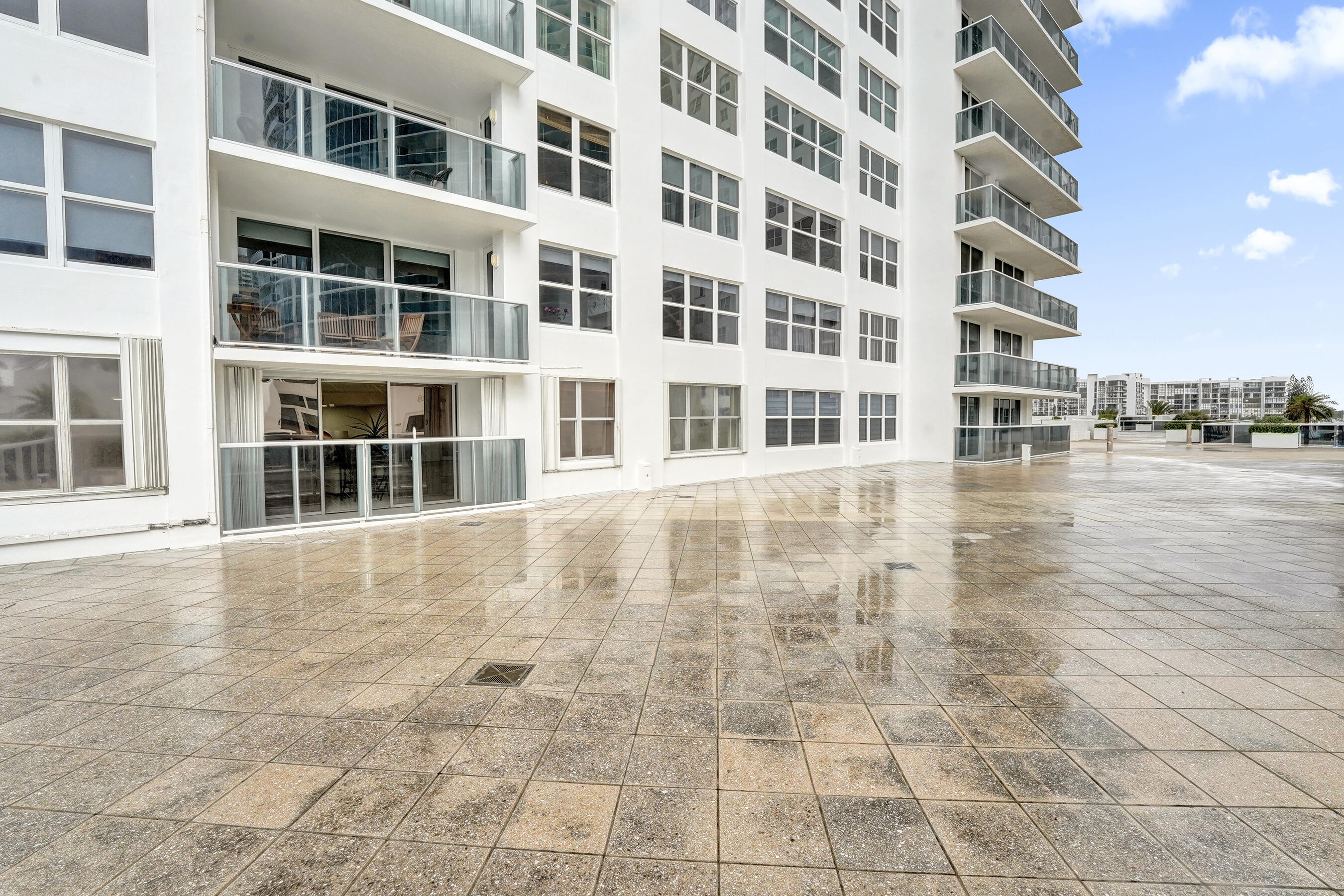 AQUARIUS CONDO - Residential