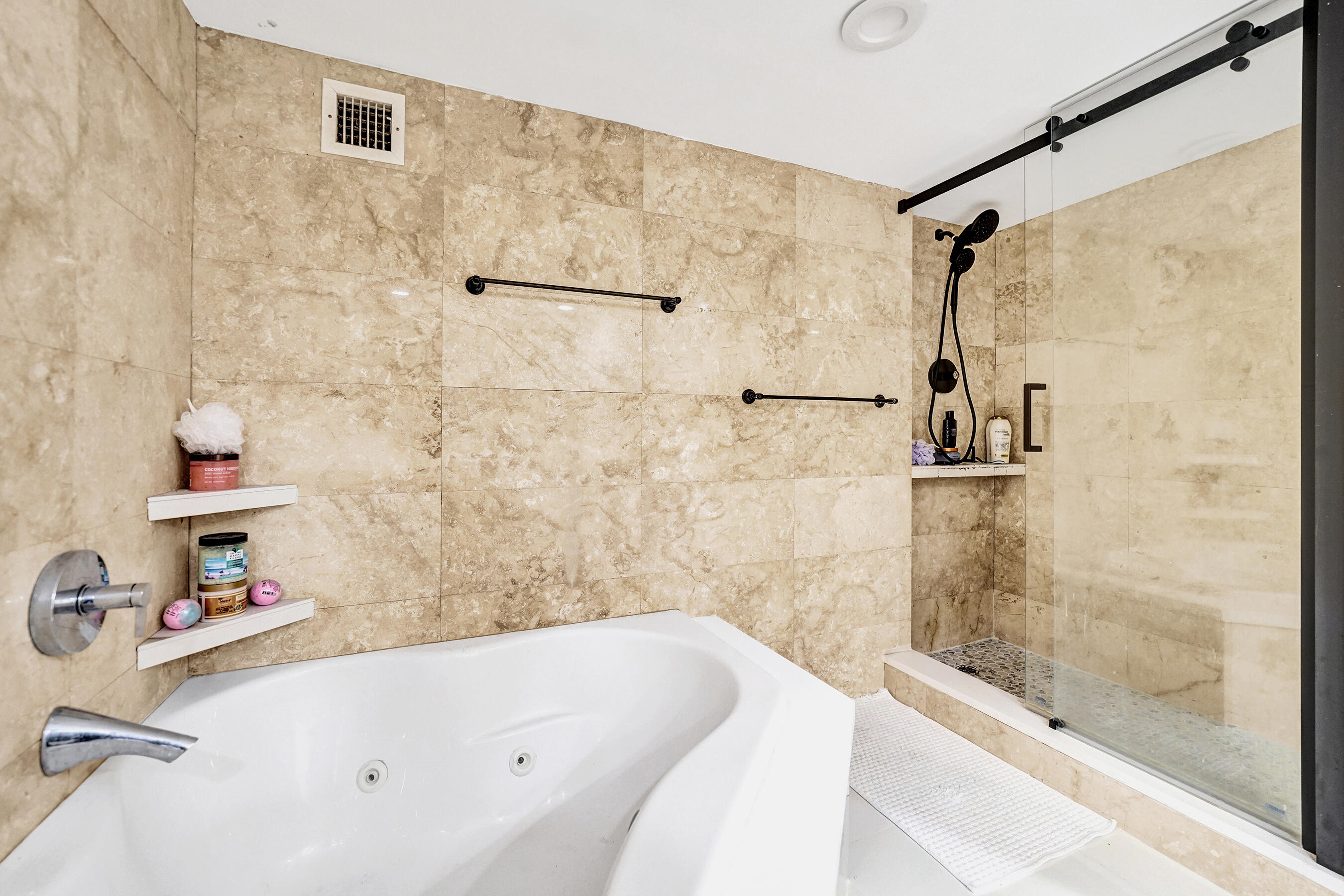 AQUARIUS CONDO - Residential