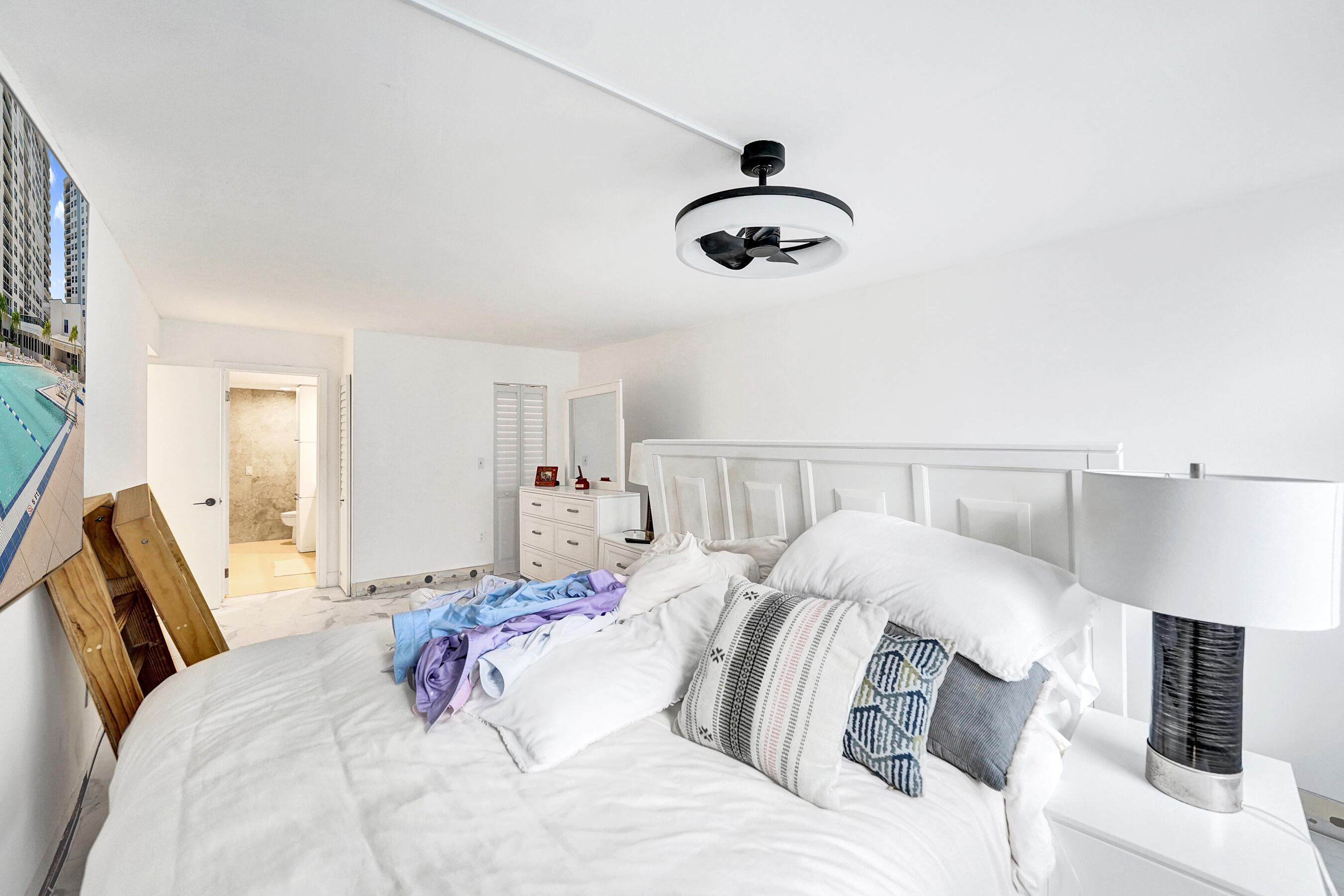 AQUARIUS CONDO - Residential