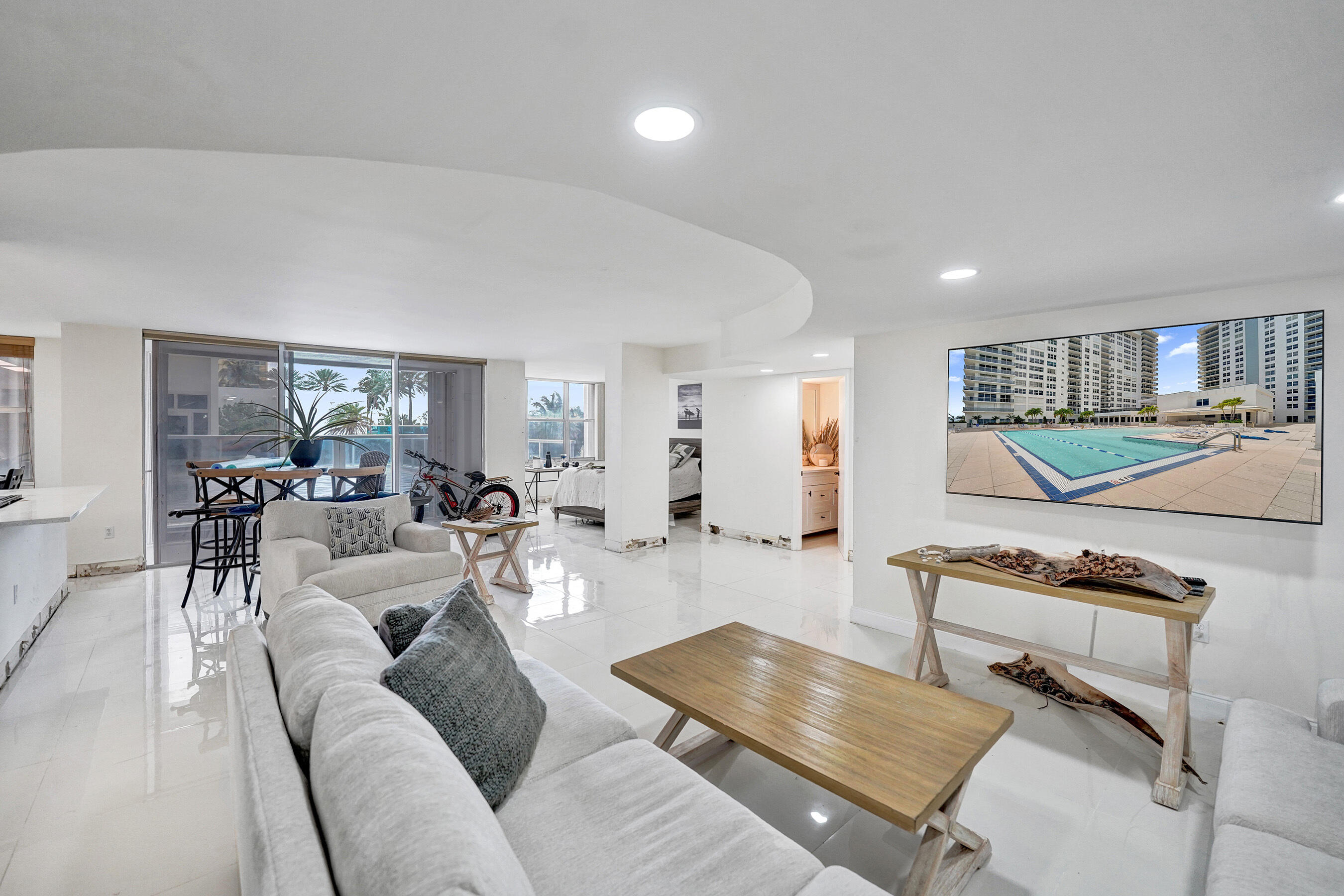 AQUARIUS CONDO - Residential