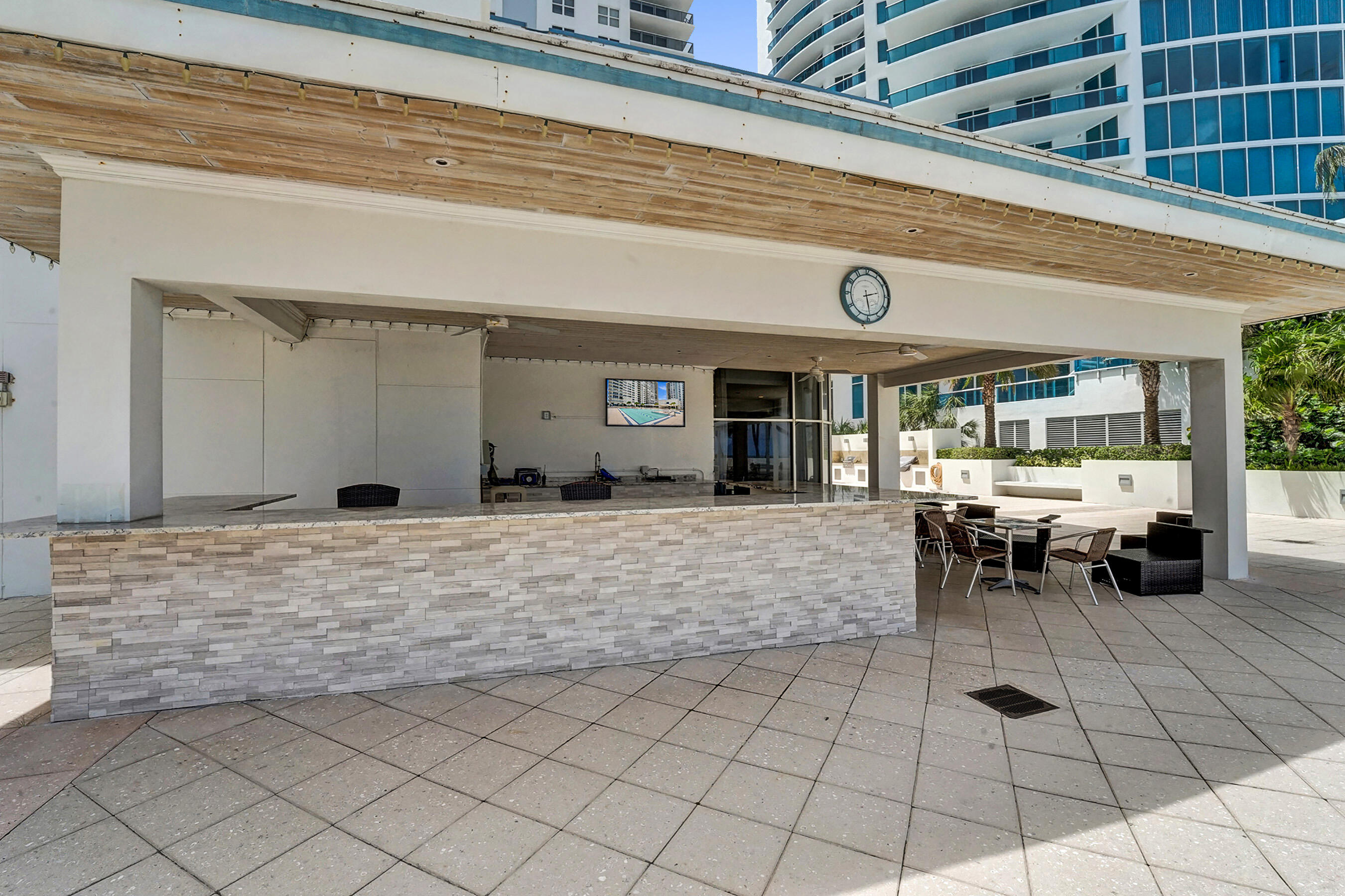 AQUARIUS CONDO - Residential
