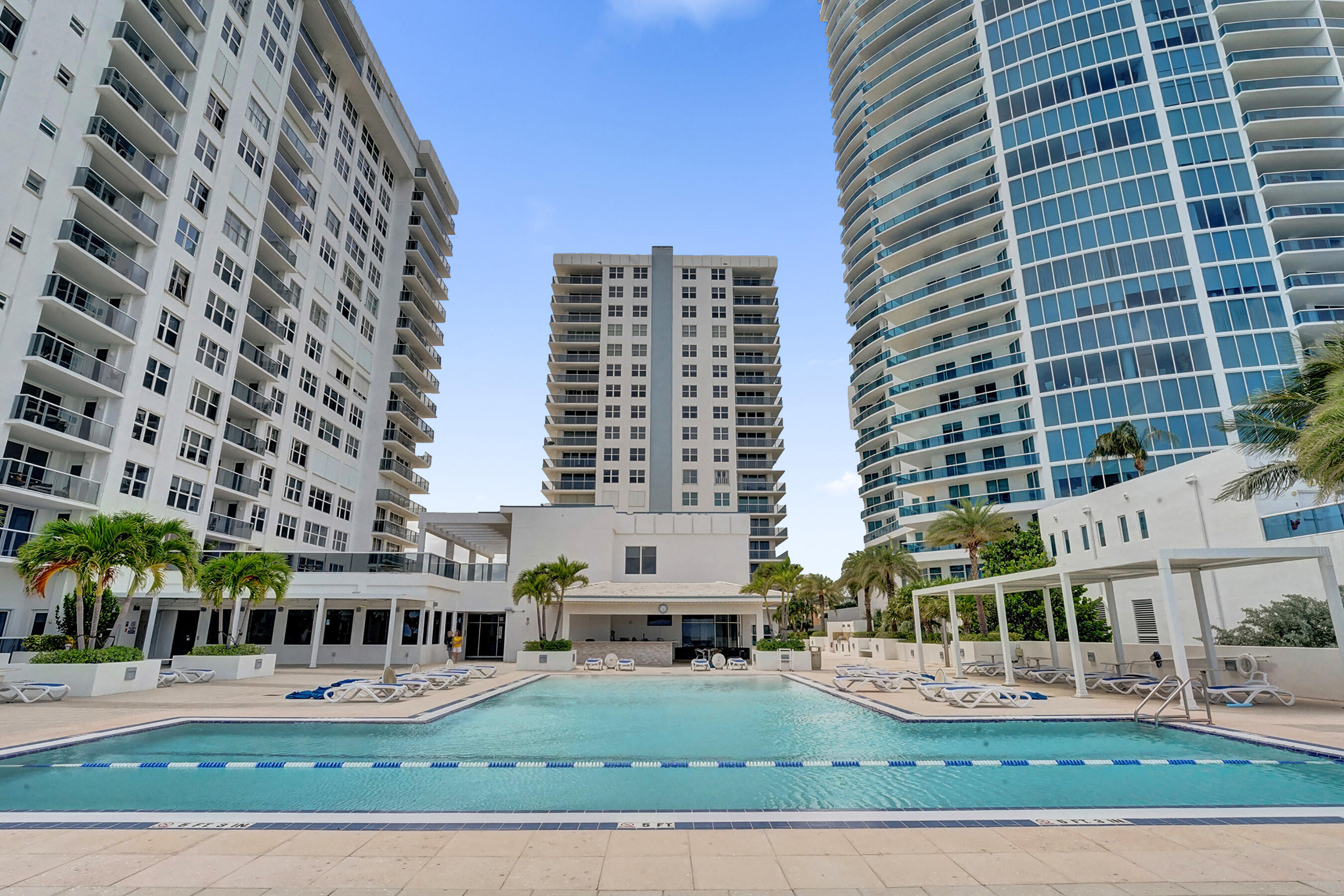 AQUARIUS CONDO - Residential