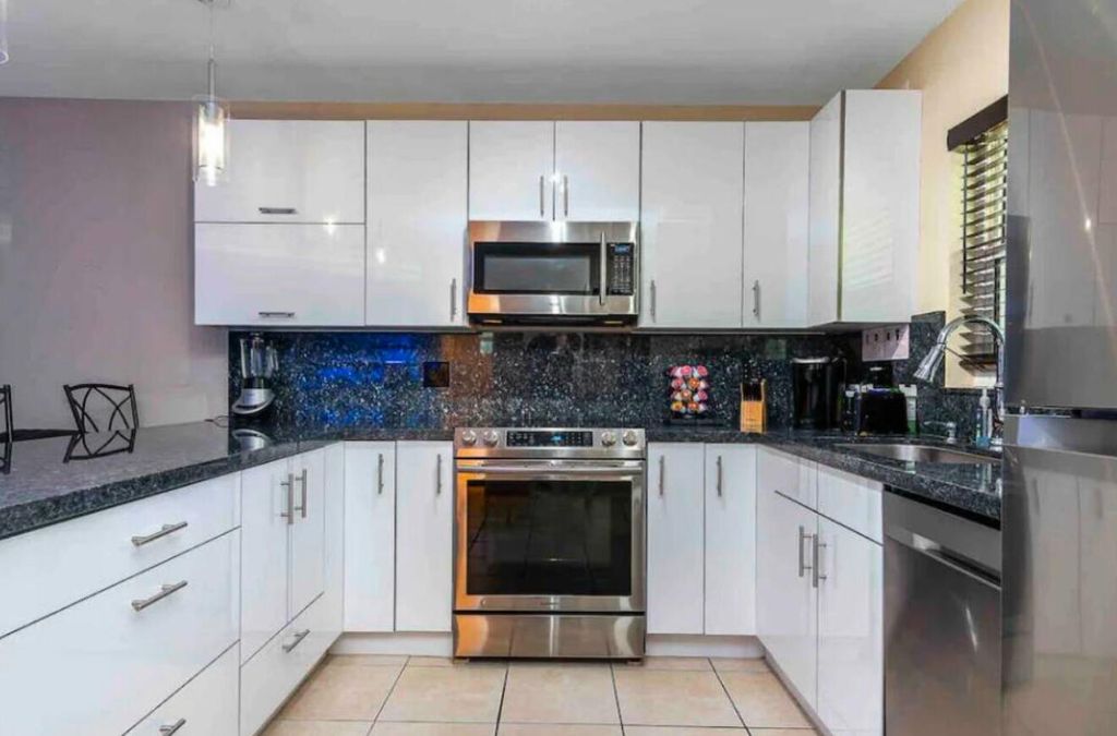 Photo of 2481 NE 2nd Avenue, Boca Raton, FL 33431 (MLS # B26004697)