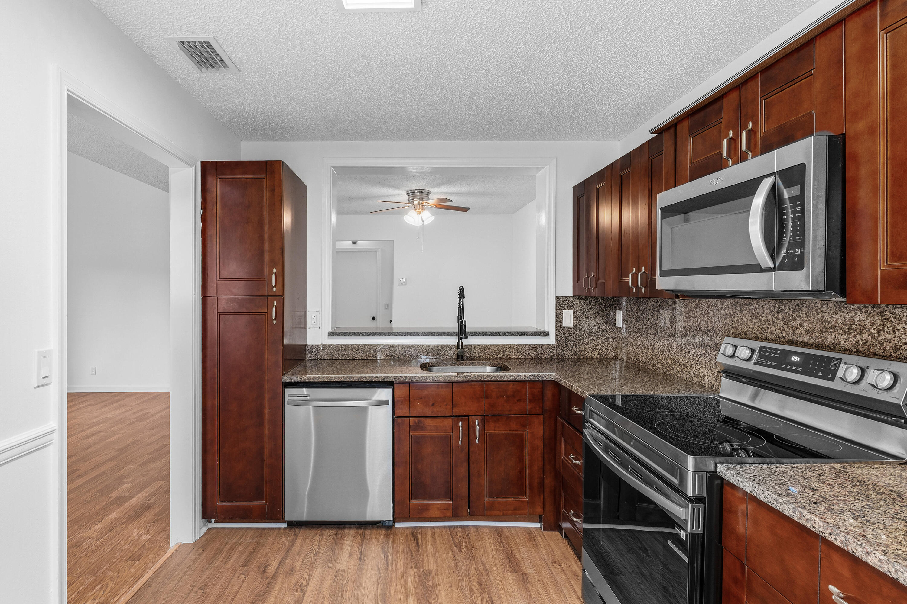 5048 Heatherhill Lane 1205