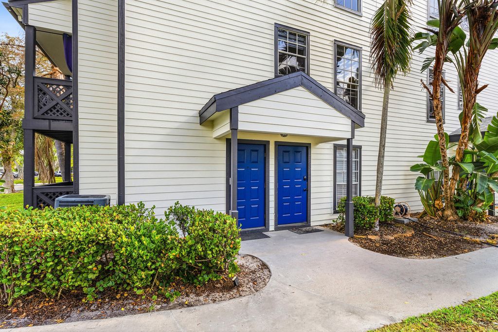 Photo of 5048 Heatherhill Lane #1205, Boca Raton, FL 33486 (MLS # R11168169)