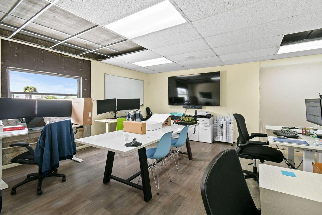 SADLERS BONNYVIEW ADD - Commercial Lease