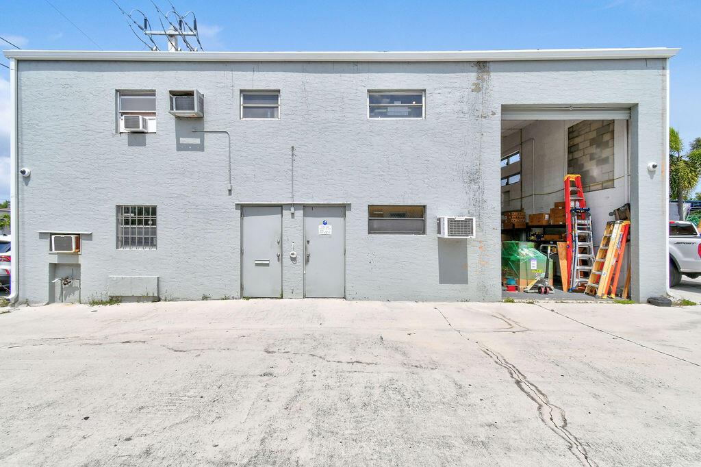 SADLERS BONNYVIEW ADD - Commercial Lease