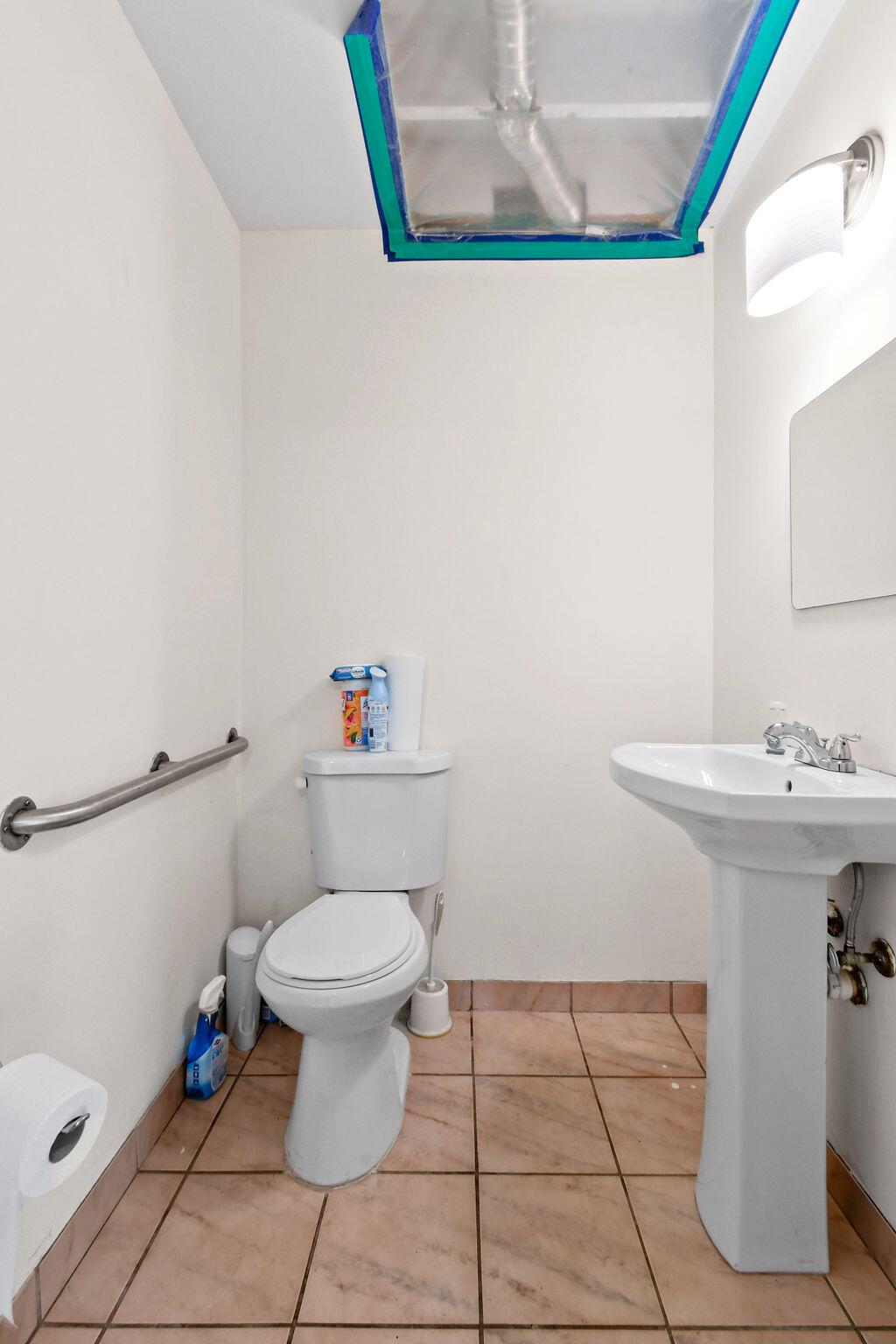 SADLERS BONNYVIEW ADD - Commercial Lease