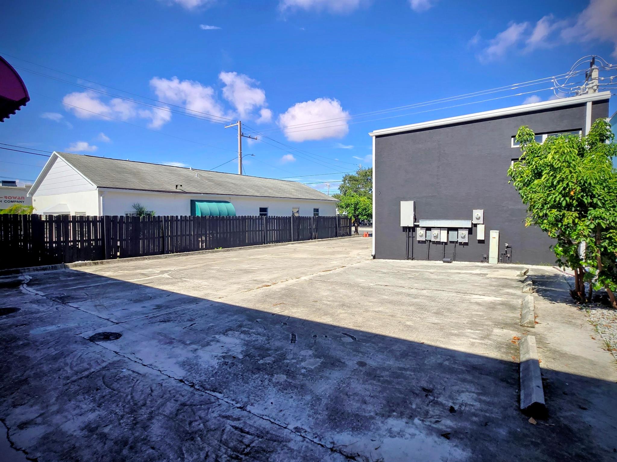 SADLERS BONNYVIEW ADD - Commercial Lease