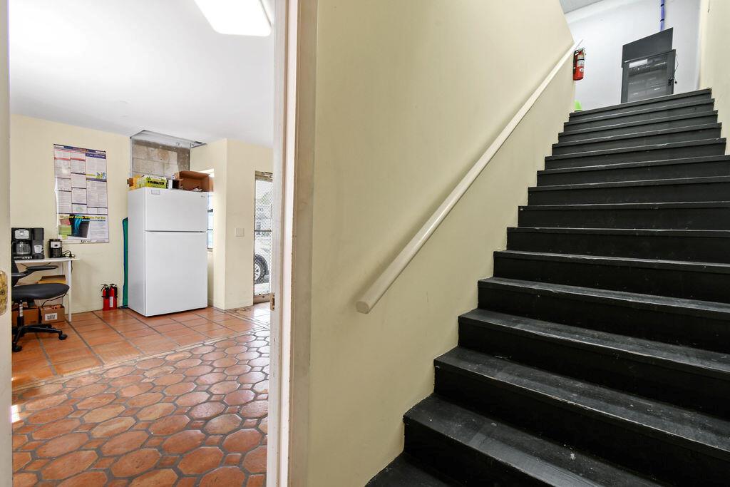 SADLERS BONNYVIEW ADD - Commercial Lease