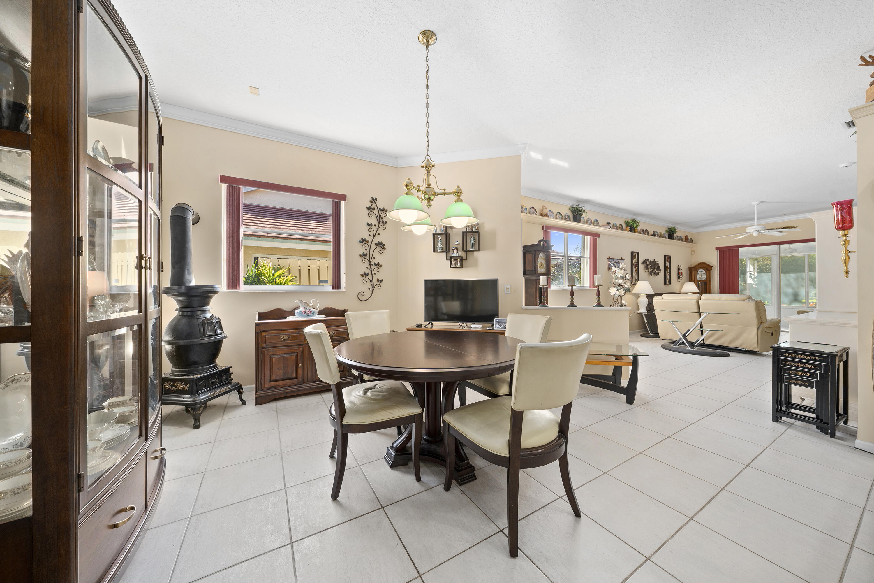 WHISPERING SOUND - Residential