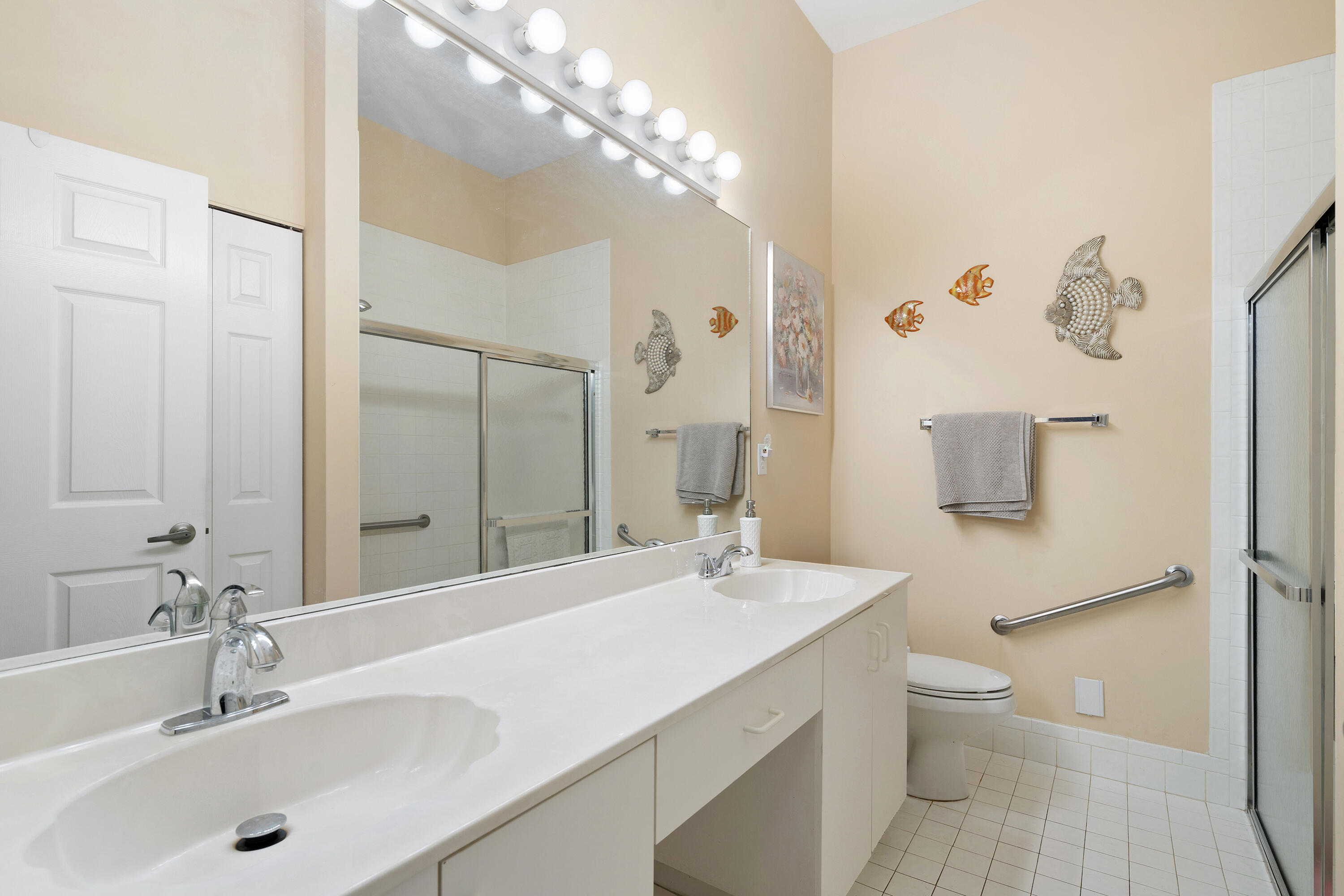 WHISPERING SOUND - Residential