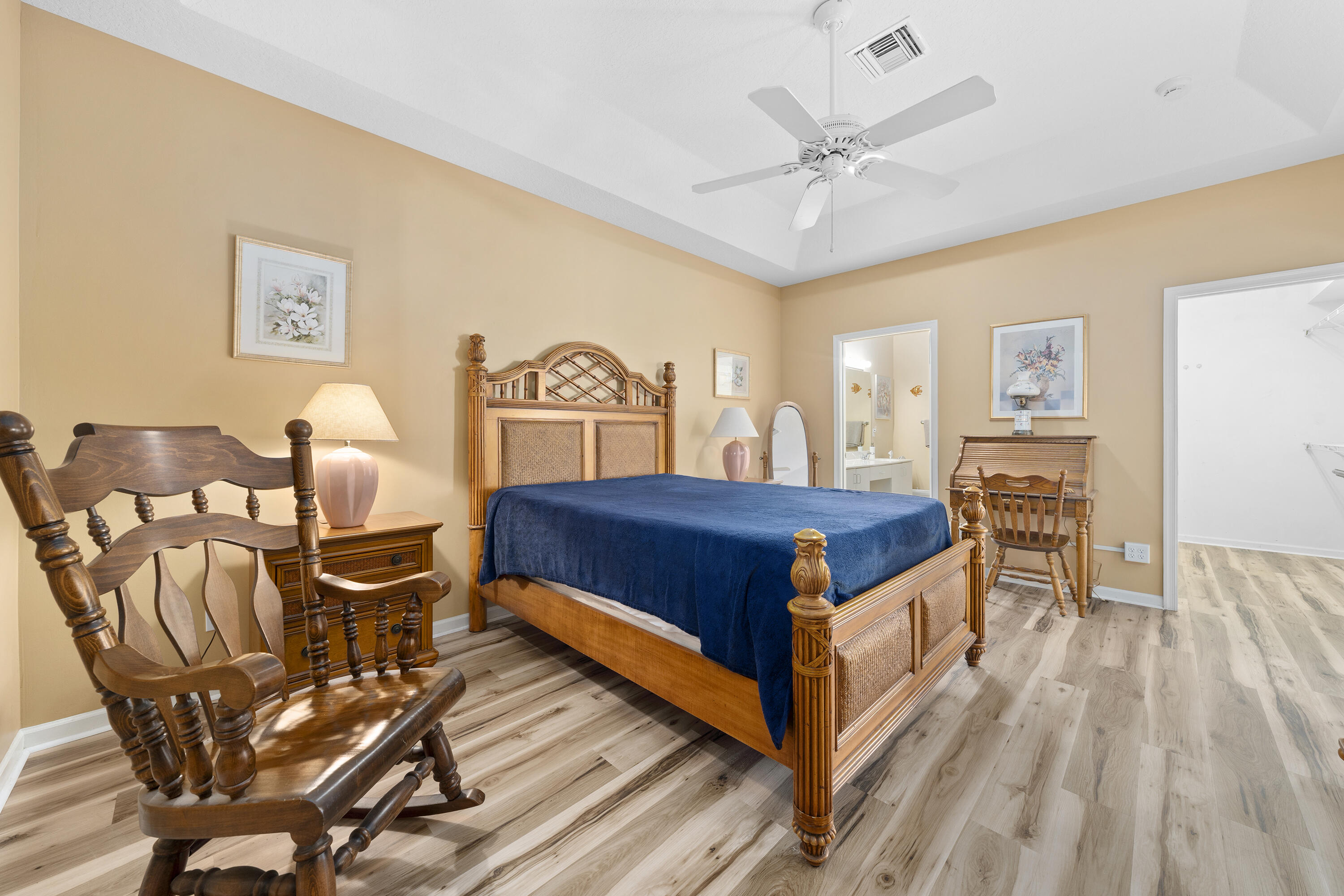 WHISPERING SOUND - Residential