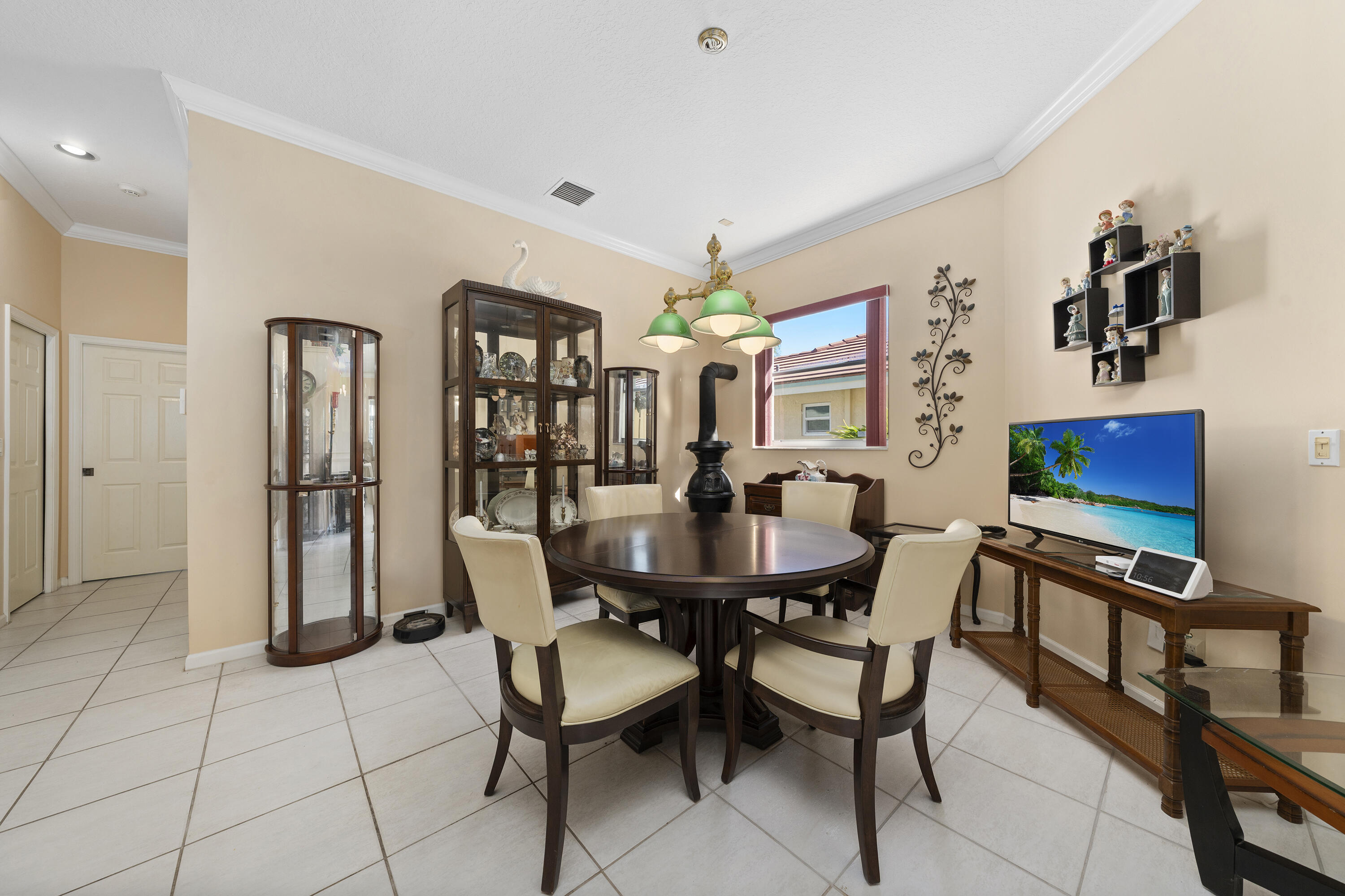 WHISPERING SOUND - Residential