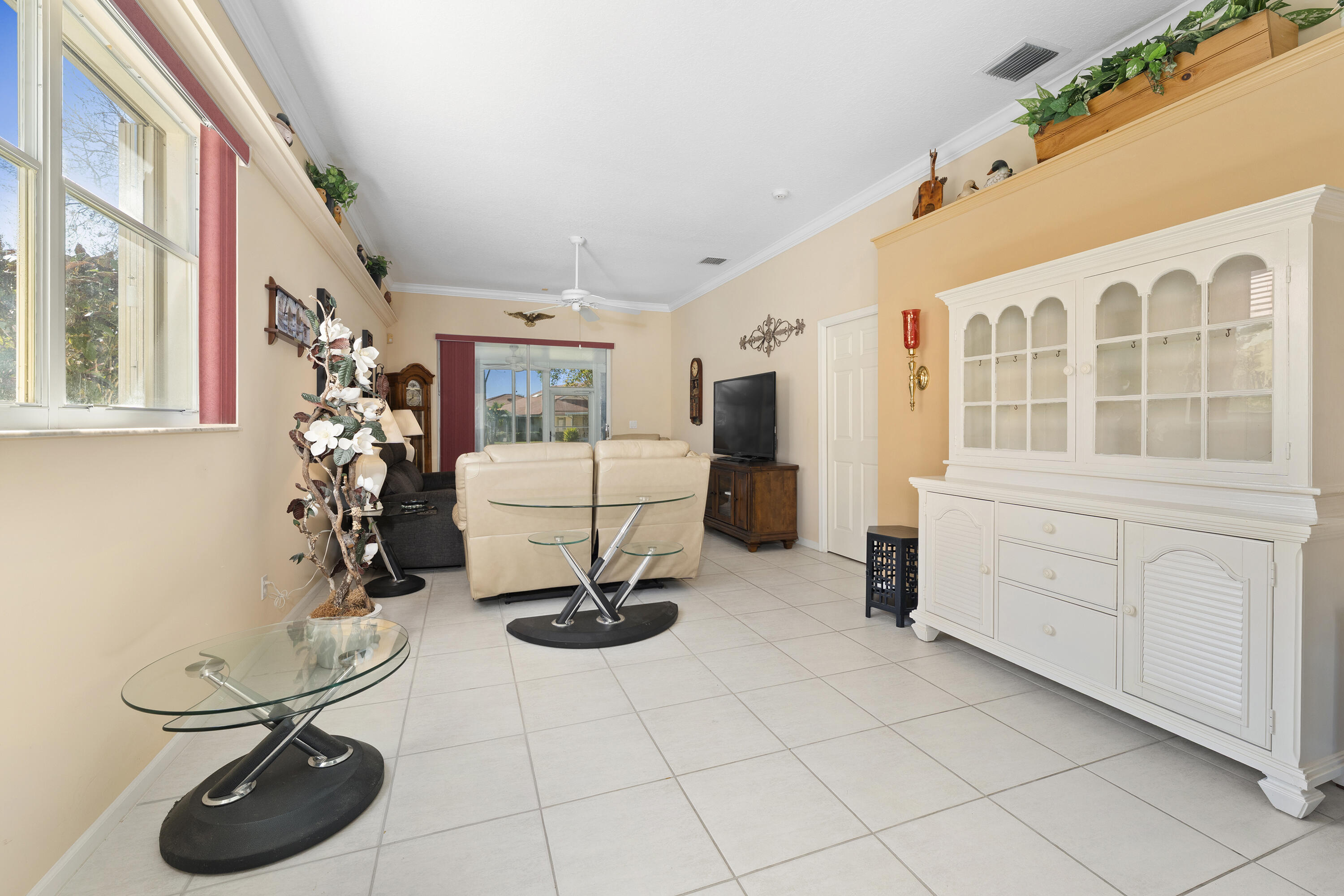 WHISPERING SOUND - Residential