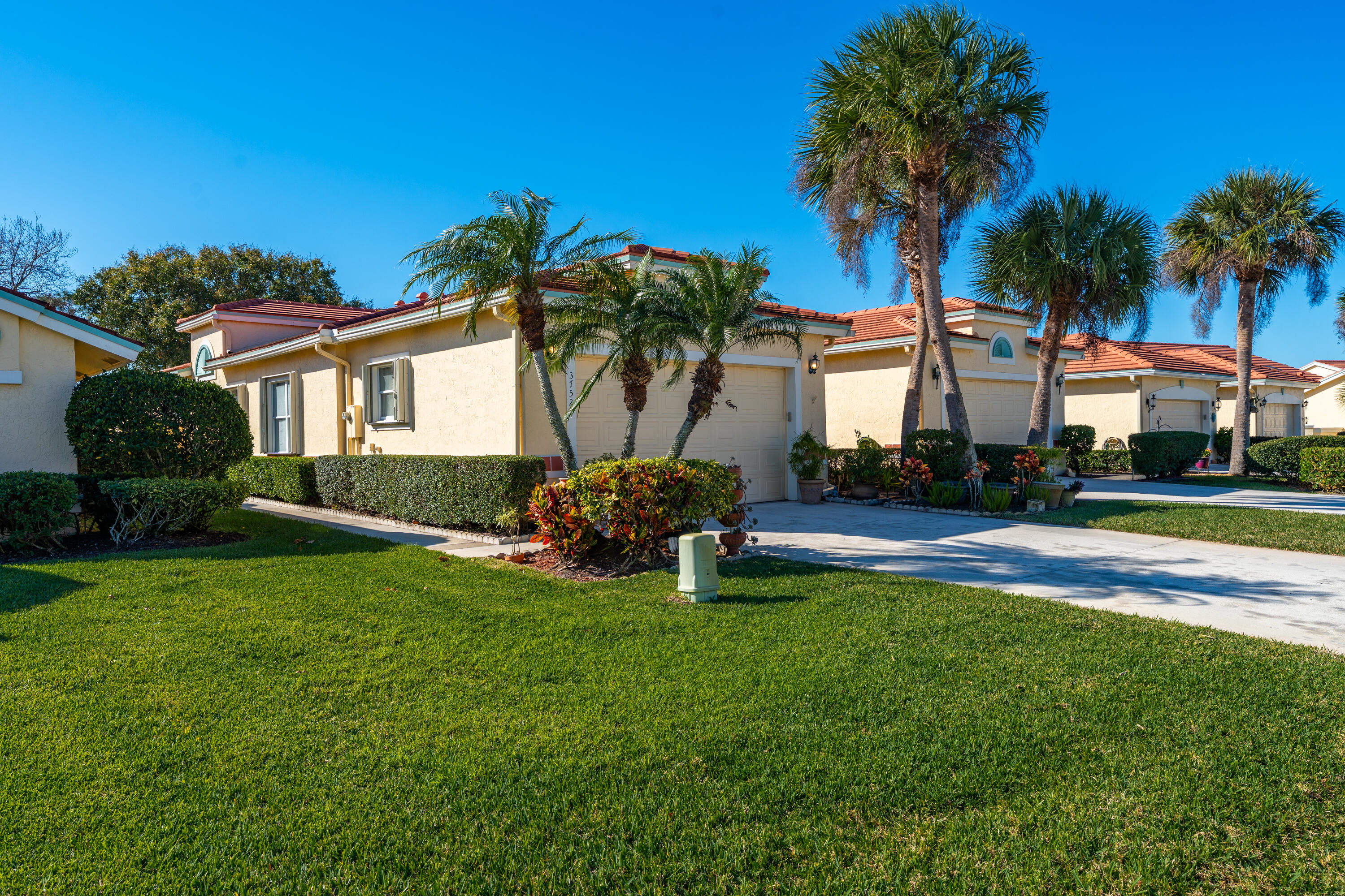 WHISPERING SOUND - Residential