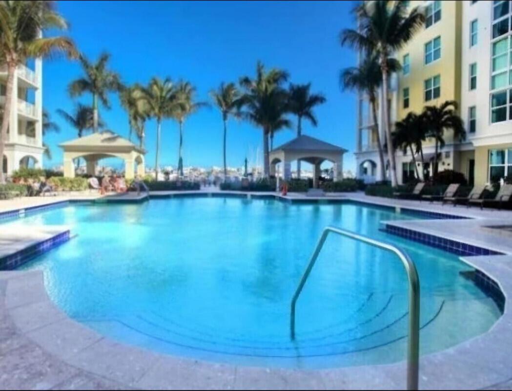 MOORINGS AT LANTANA CONDO - Residential