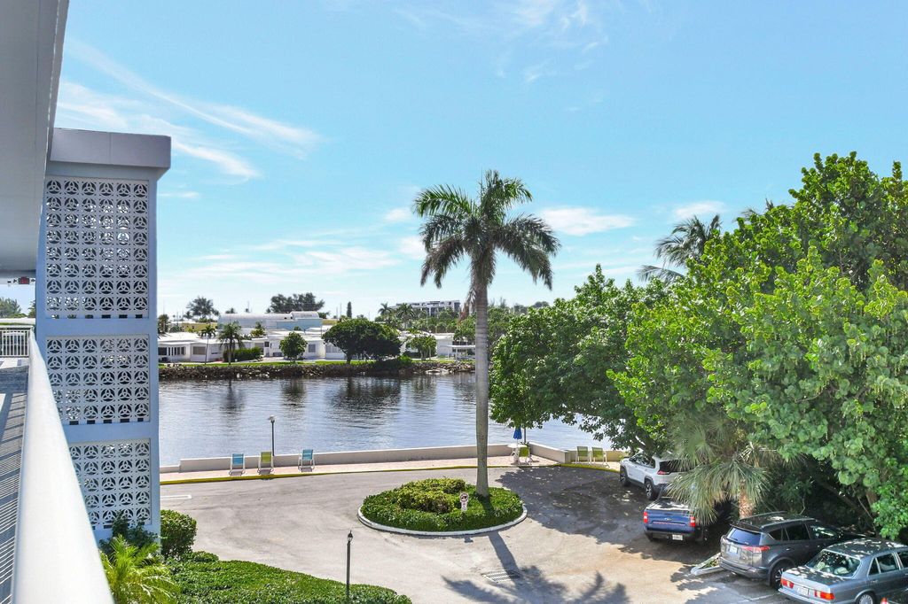 Photo of 2018 S Federal Highway #305, Boynton Beach, FL 33435 (MLS # R11020150)