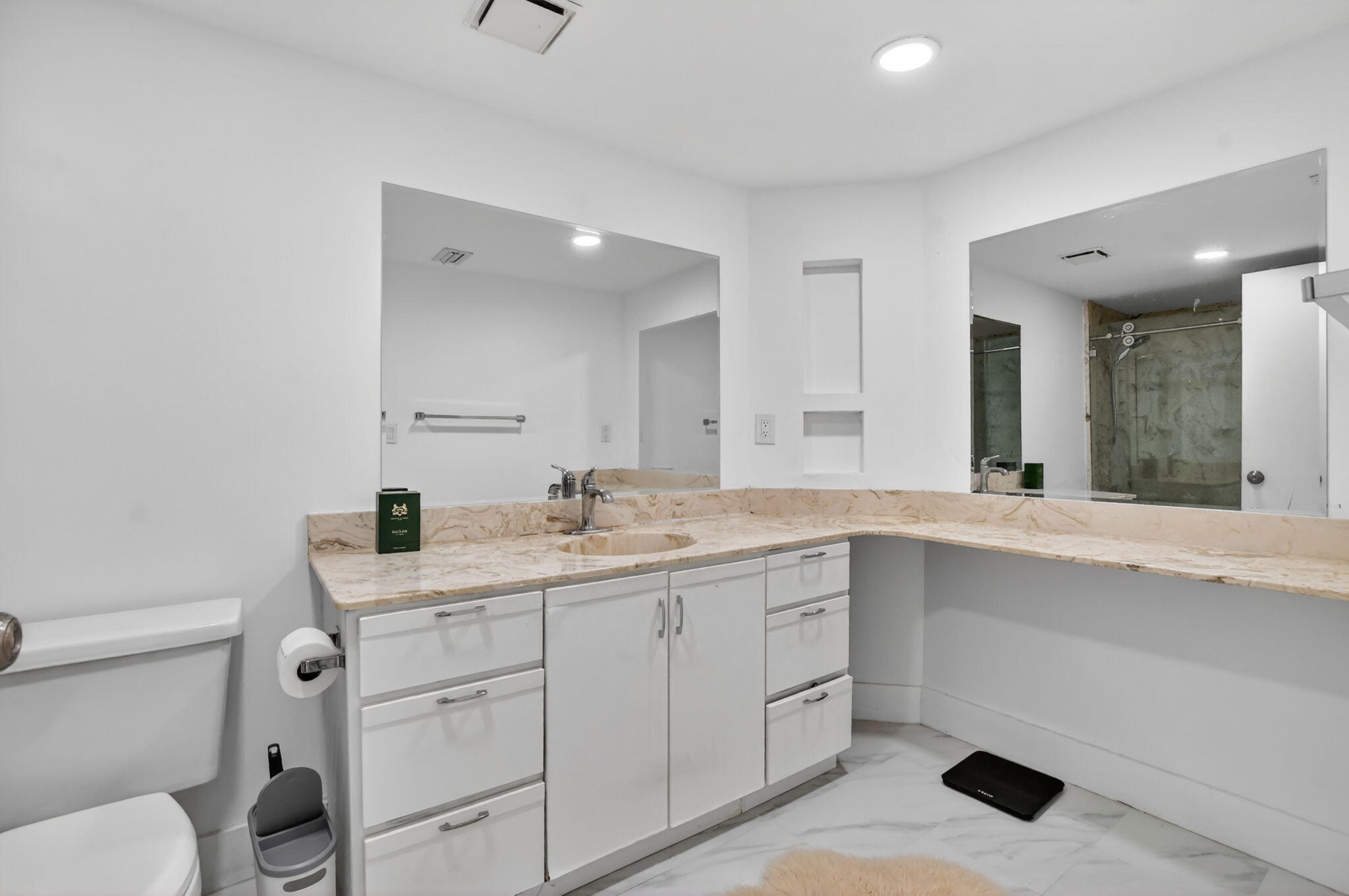 BOCA GARDENS - Residential Lease