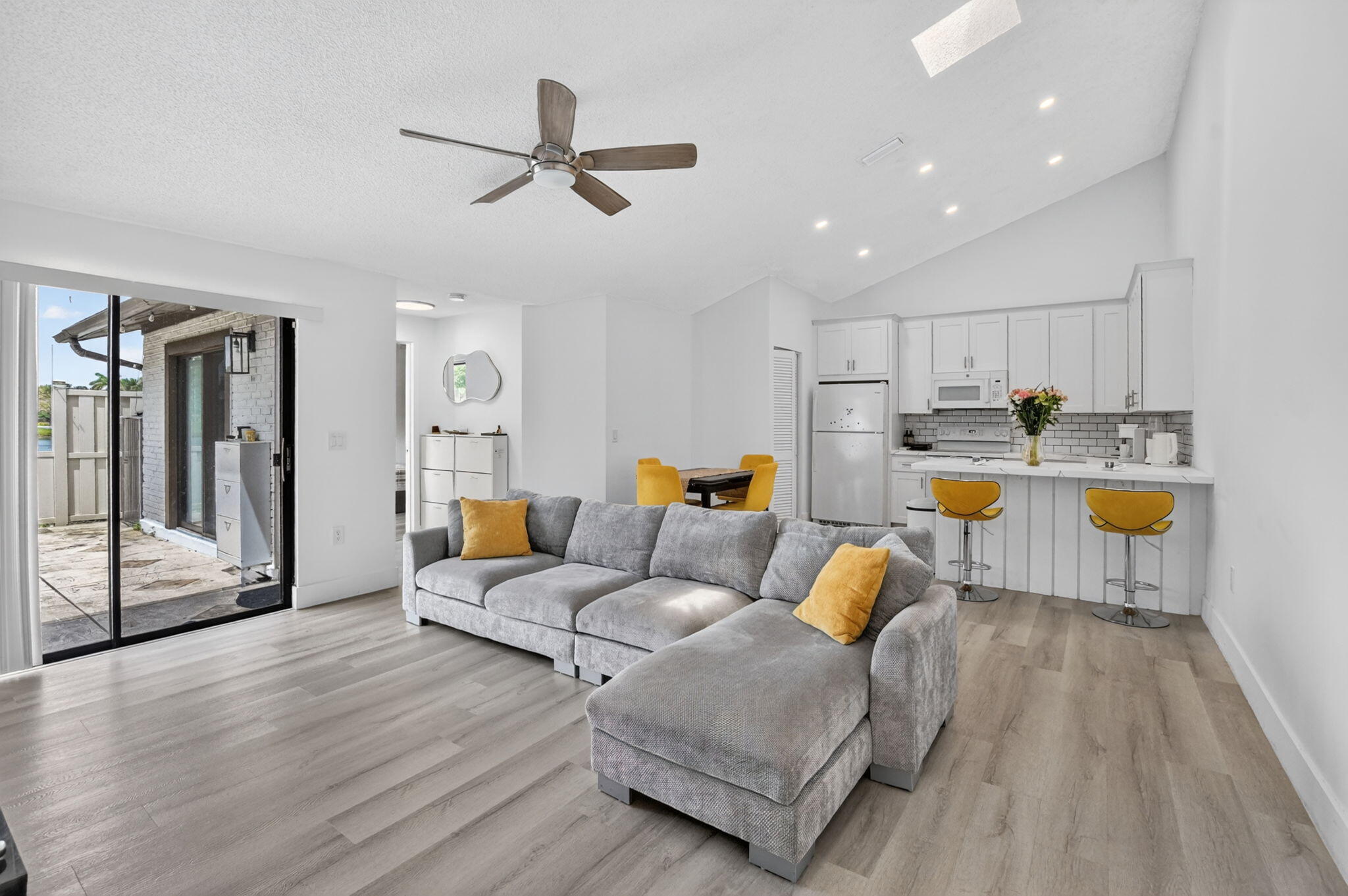 BOCA GARDENS - Residential Lease