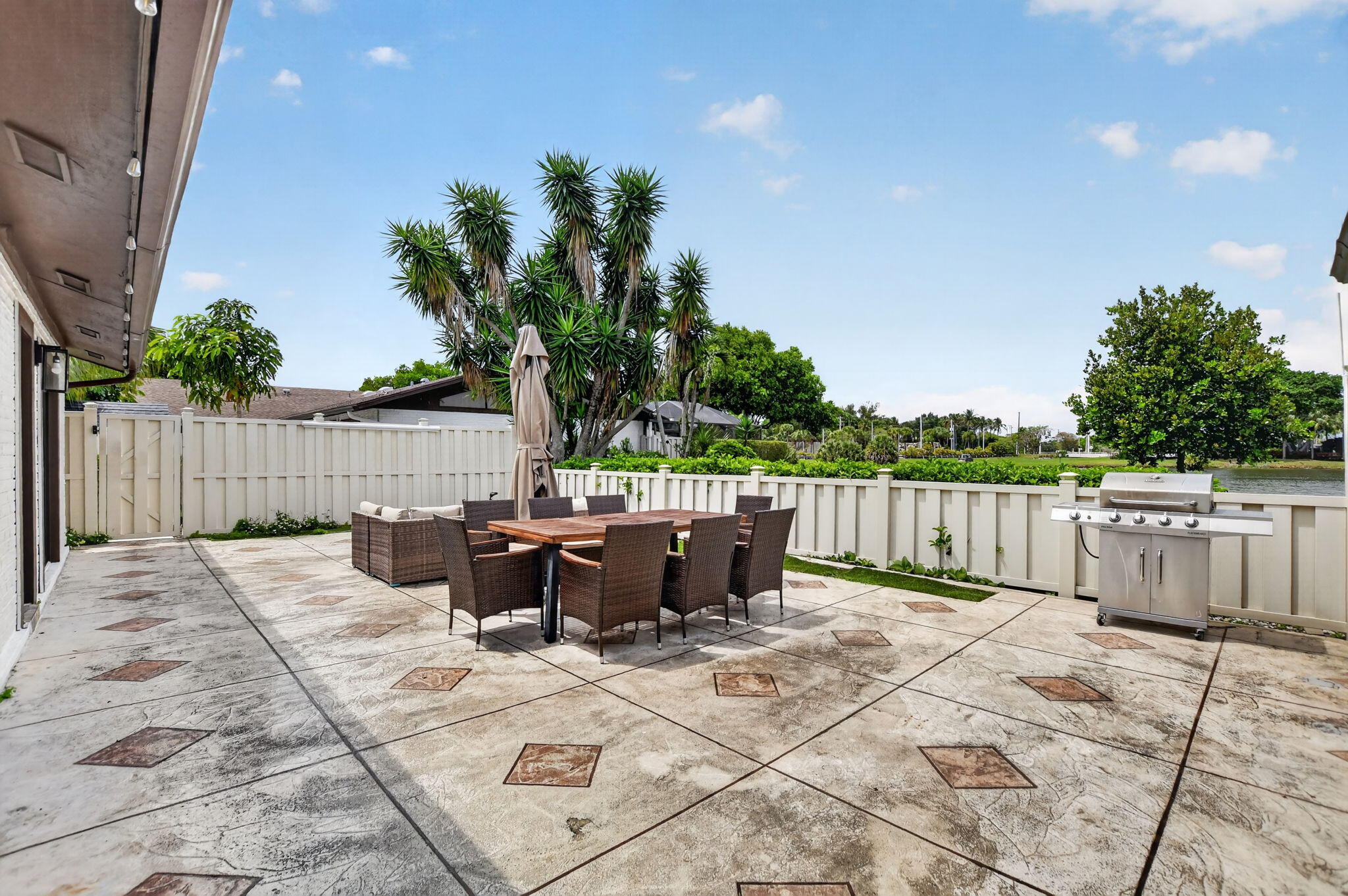 BOCA GARDENS - Residential Lease