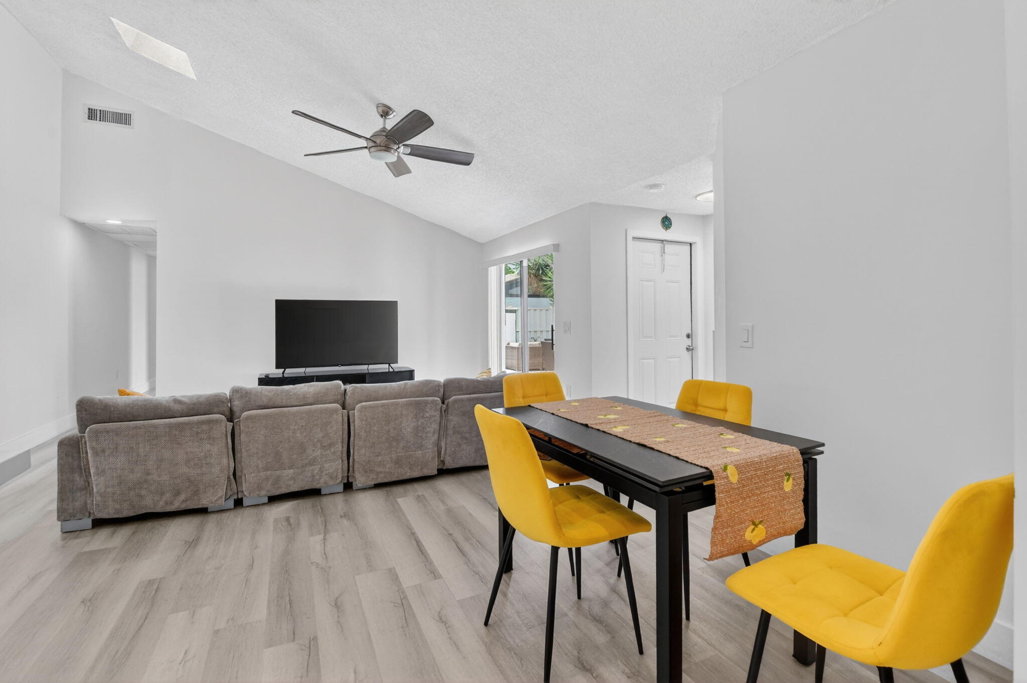 BOCA GARDENS - Residential Lease