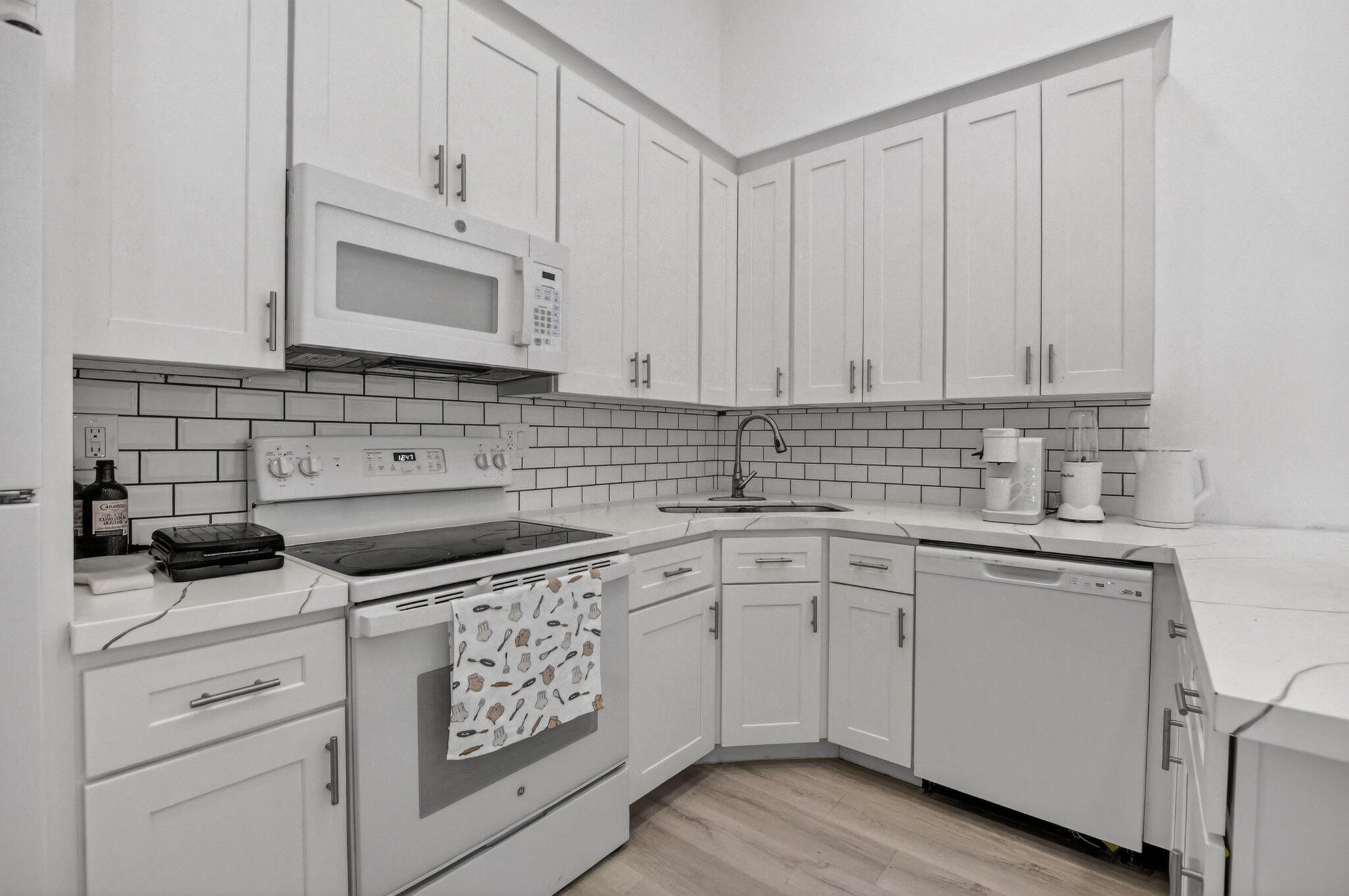 BOCA GARDENS - Residential Lease