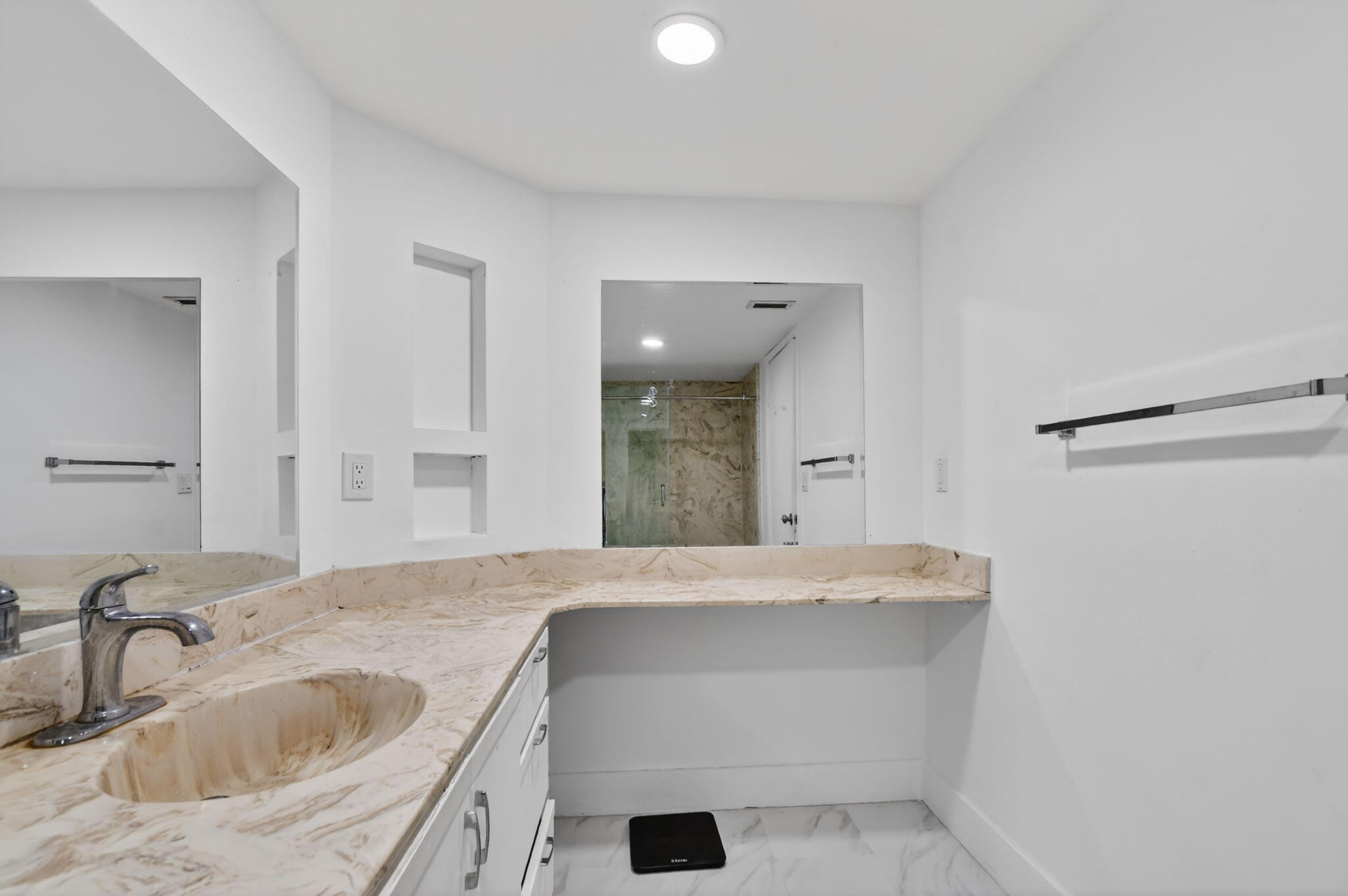 BOCA GARDENS - Residential Lease